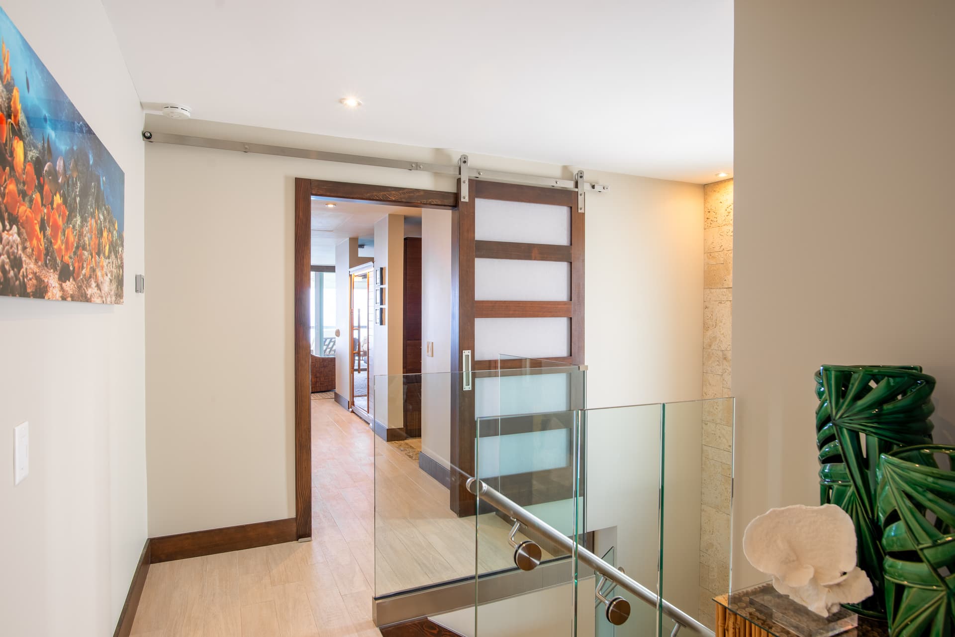 Kona Seaside Yacht Villa - Image 12