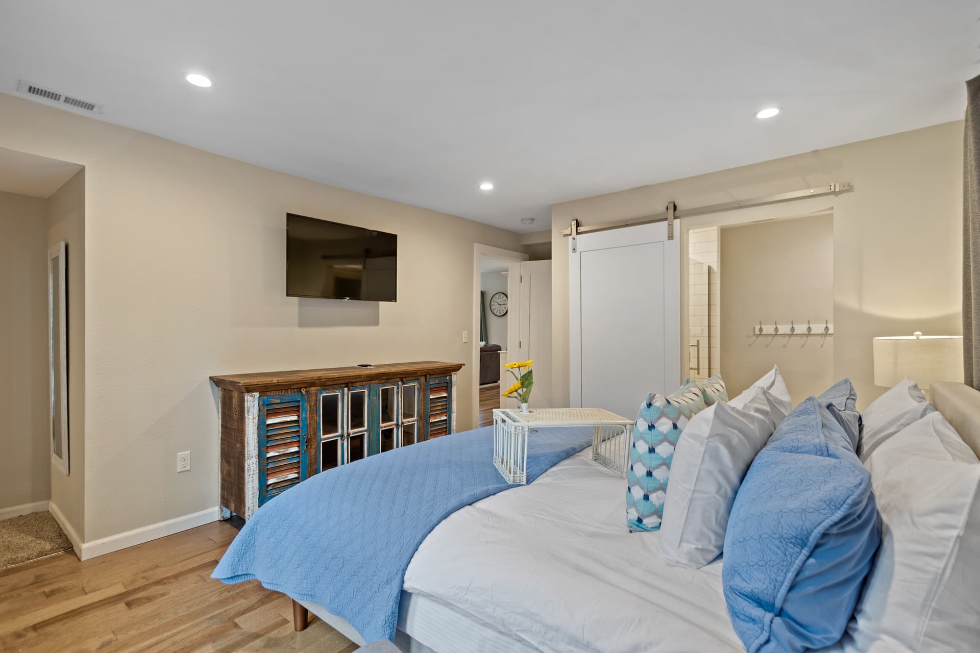 Cottage On The Corner - Image 12