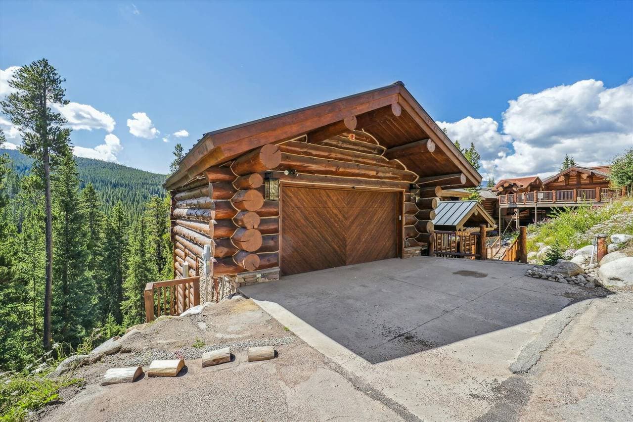 Modern Log Cabin - Image 46