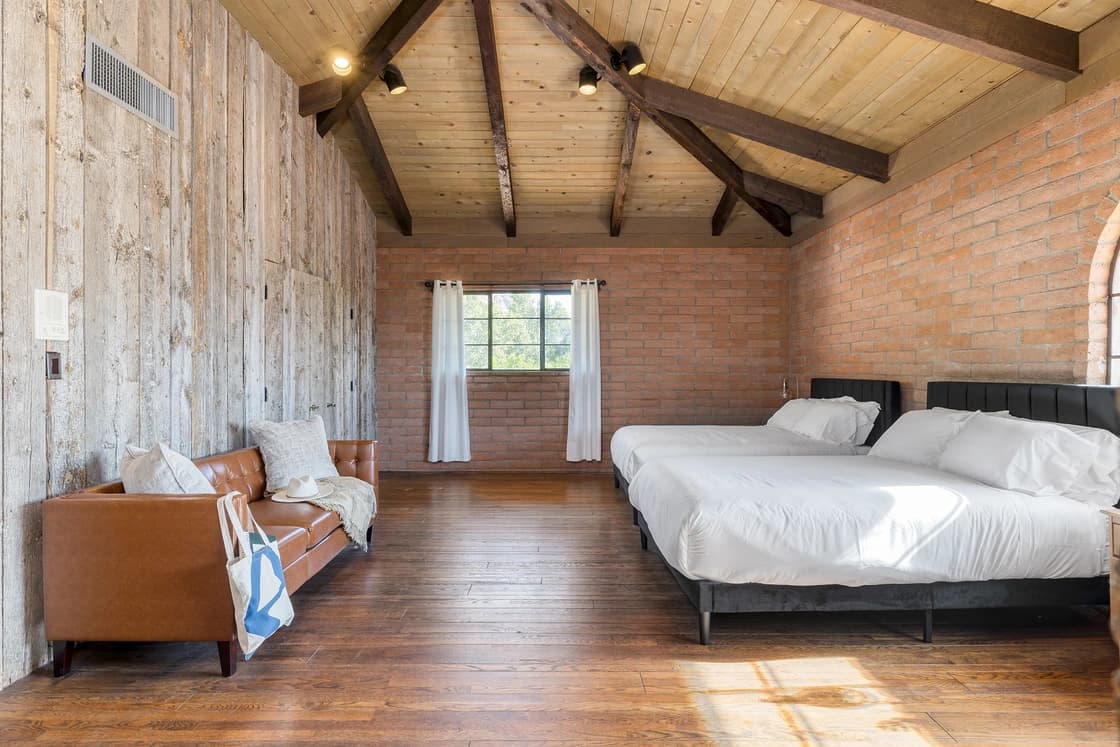 Diamondback Manor - Image 29