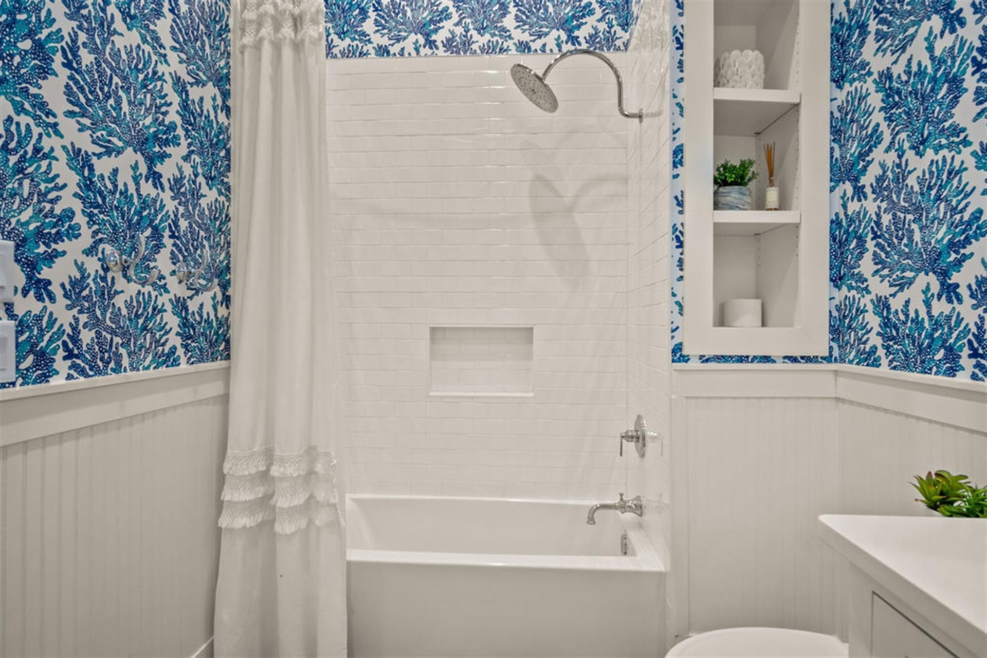 Hello Darlin' - Image 48