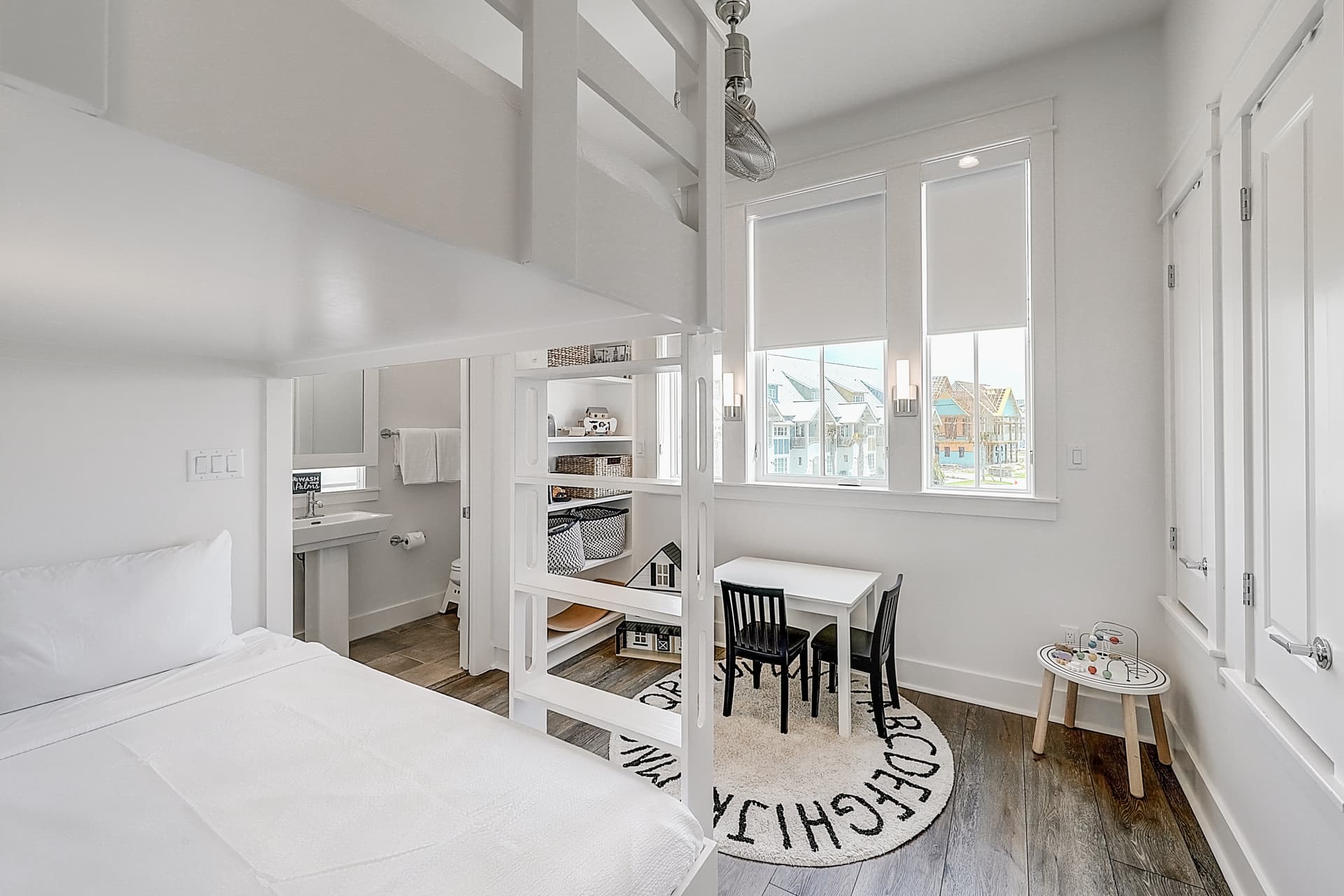 At Ease Home - Image 17