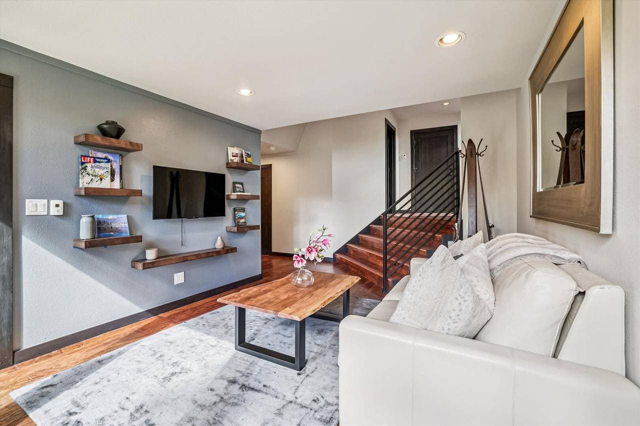 Summit Solitude Estate - Image 33