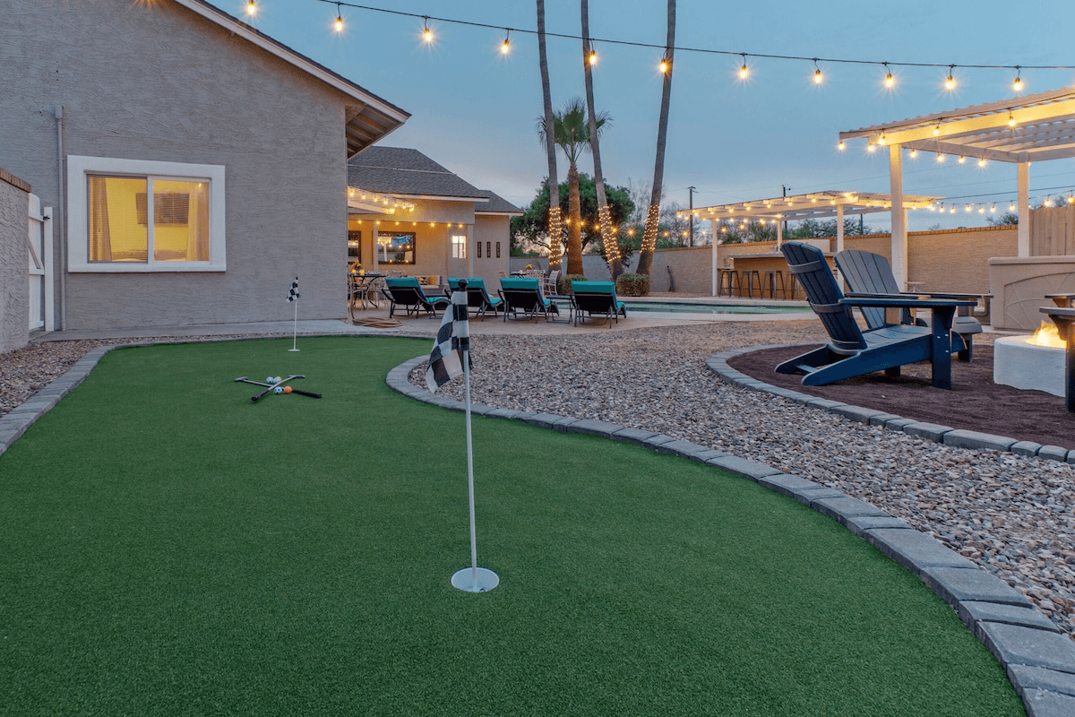 Happy Hour in Scottsdale - Image 3