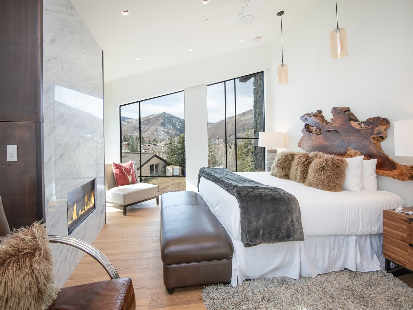 Golden Peak Penthouse - Image 4