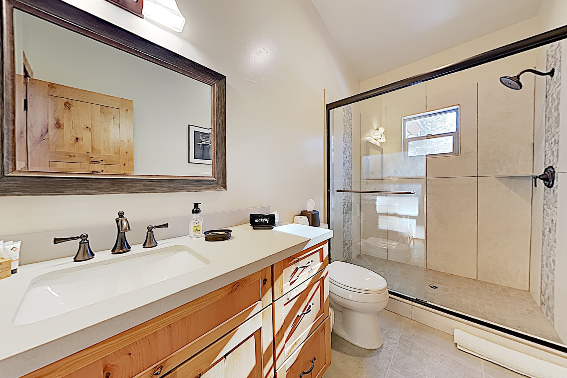 Luxury Mountain Retreat House - Image 15