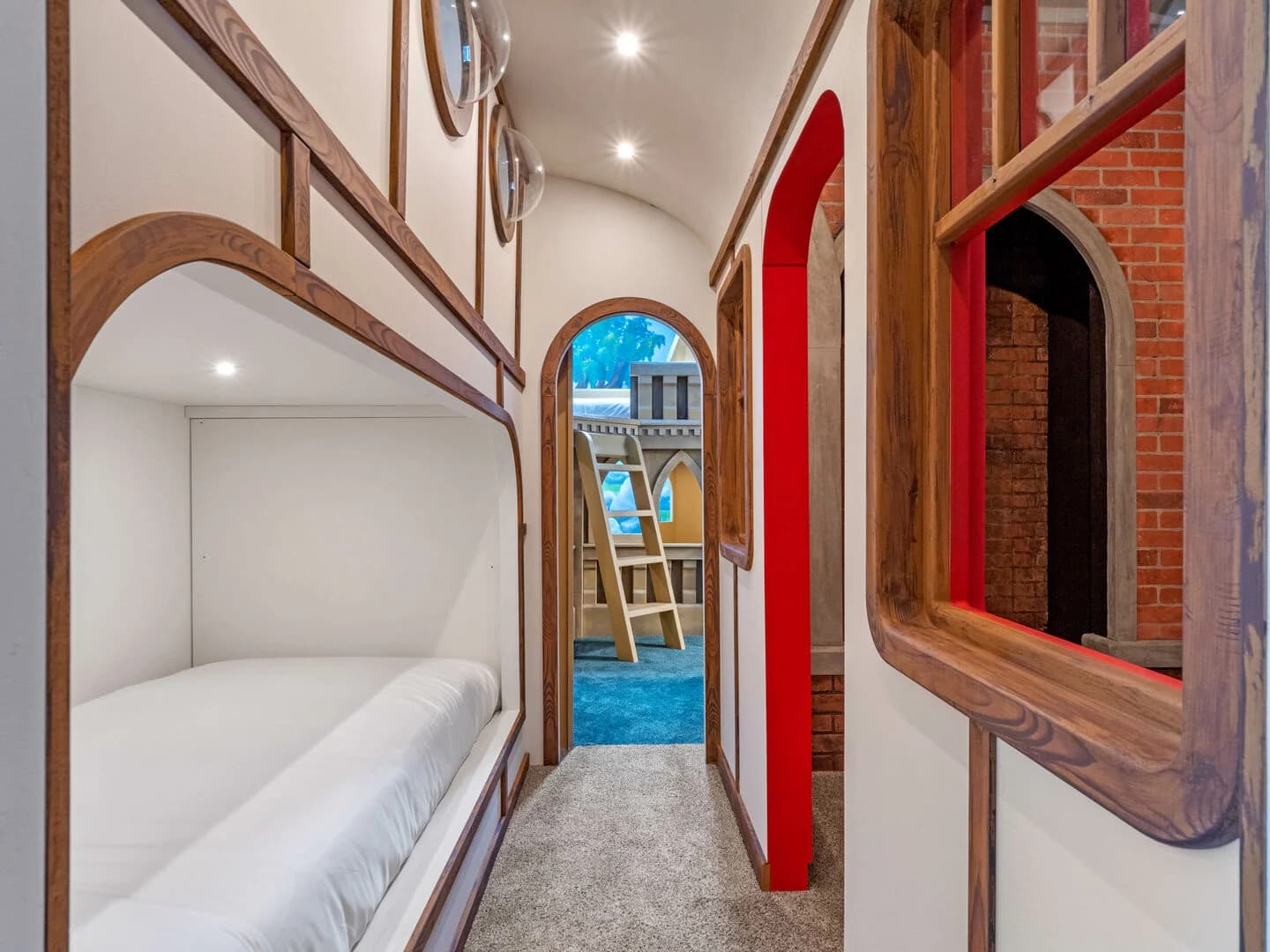 Floridian Estate - Image 40