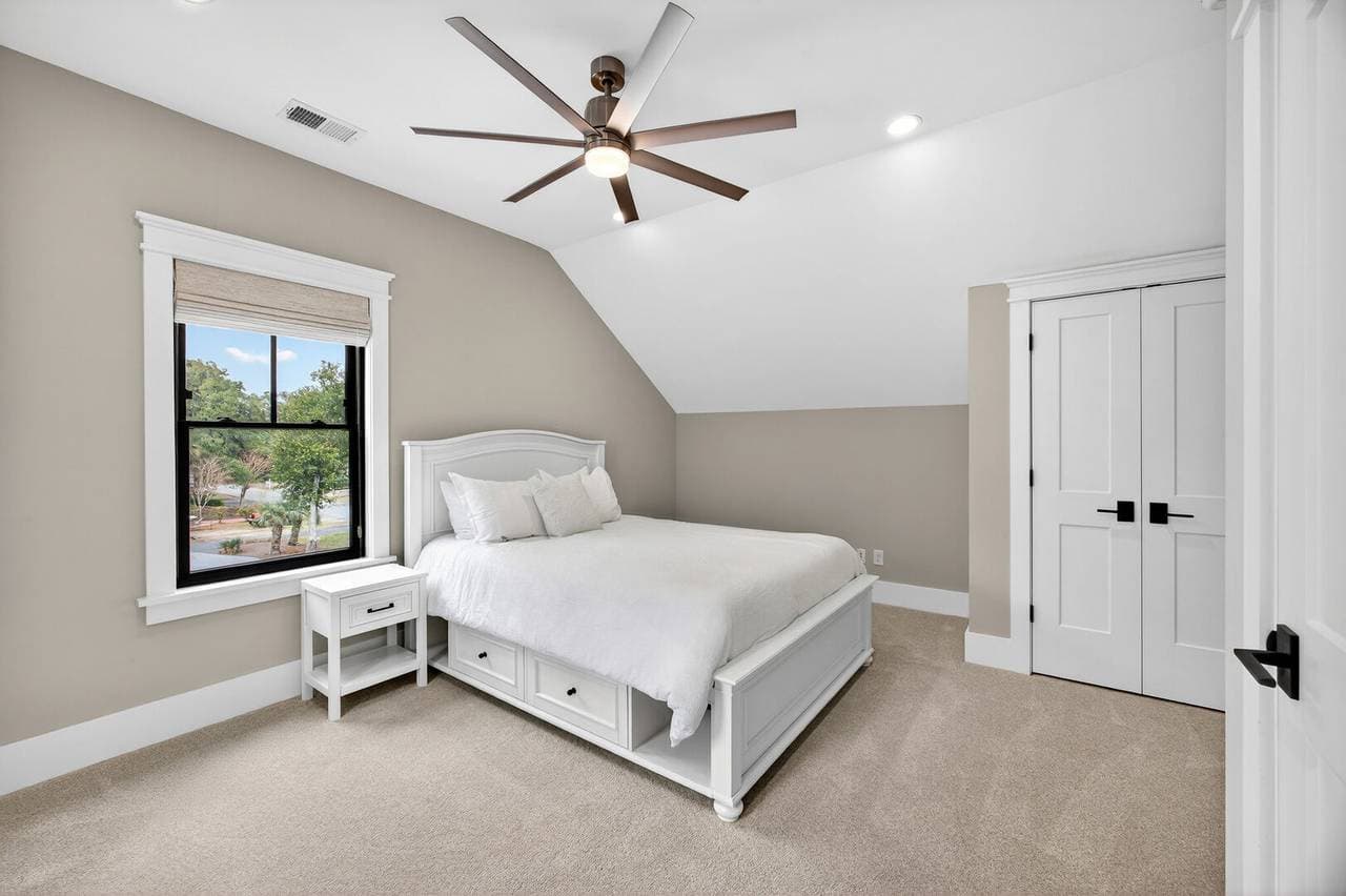 IOP Escape at 26th Avenue - Image 28