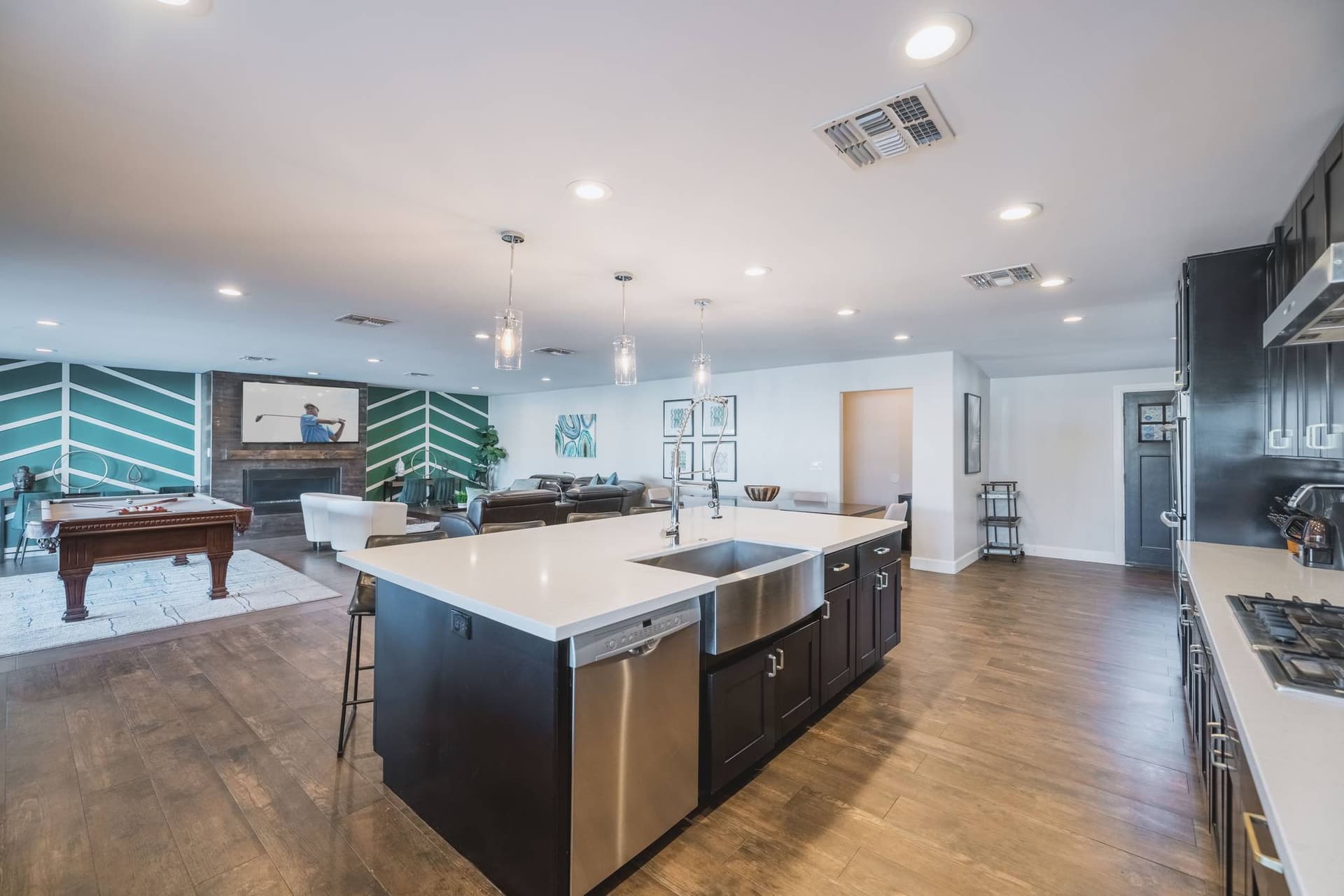 Luxe Resort Retreat - Image 11