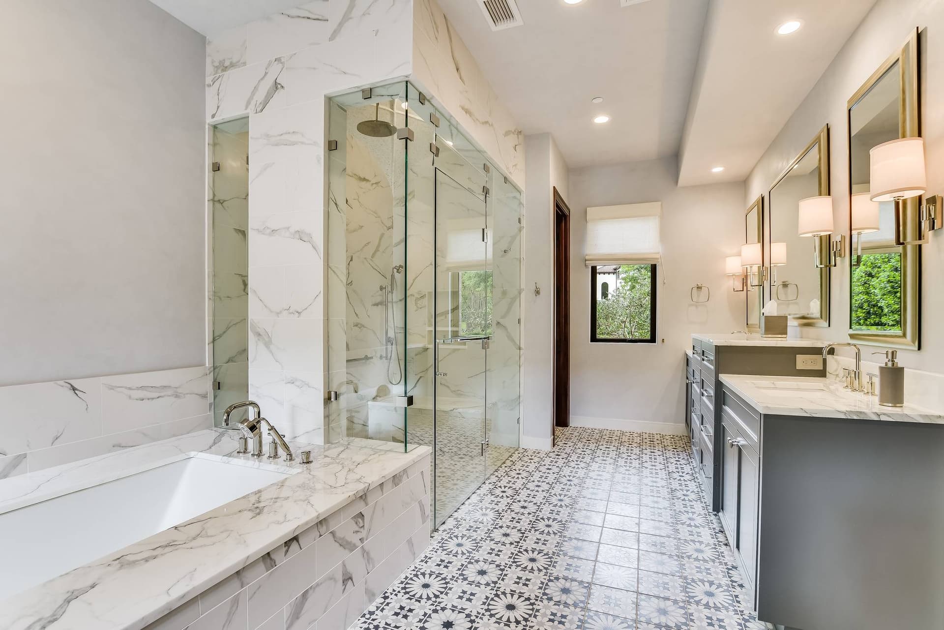 Crown Jewel on Lake Austin - Image 27