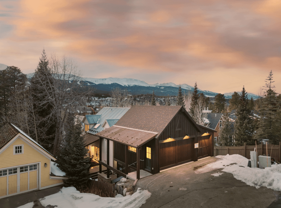 Raven's Call Chalet - Image 3