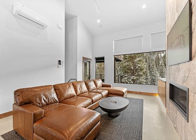 Ina's Way Townhome Unit B - Image 1