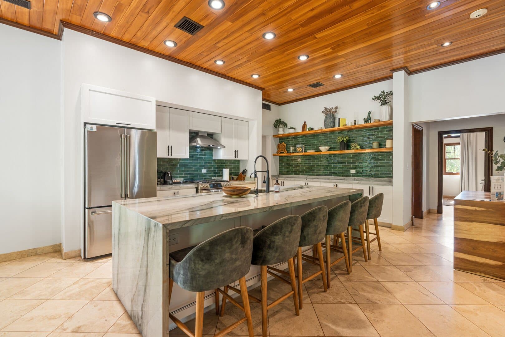 Ibis Condo #10 - Image 4