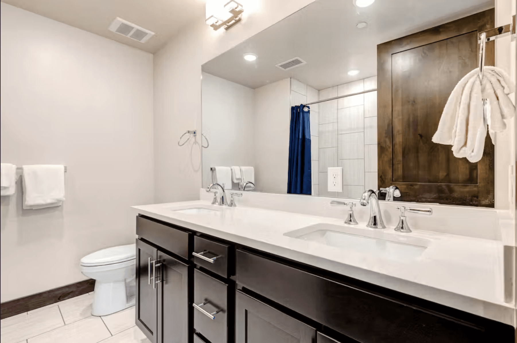 Blackstone Luxury Home - Image 14