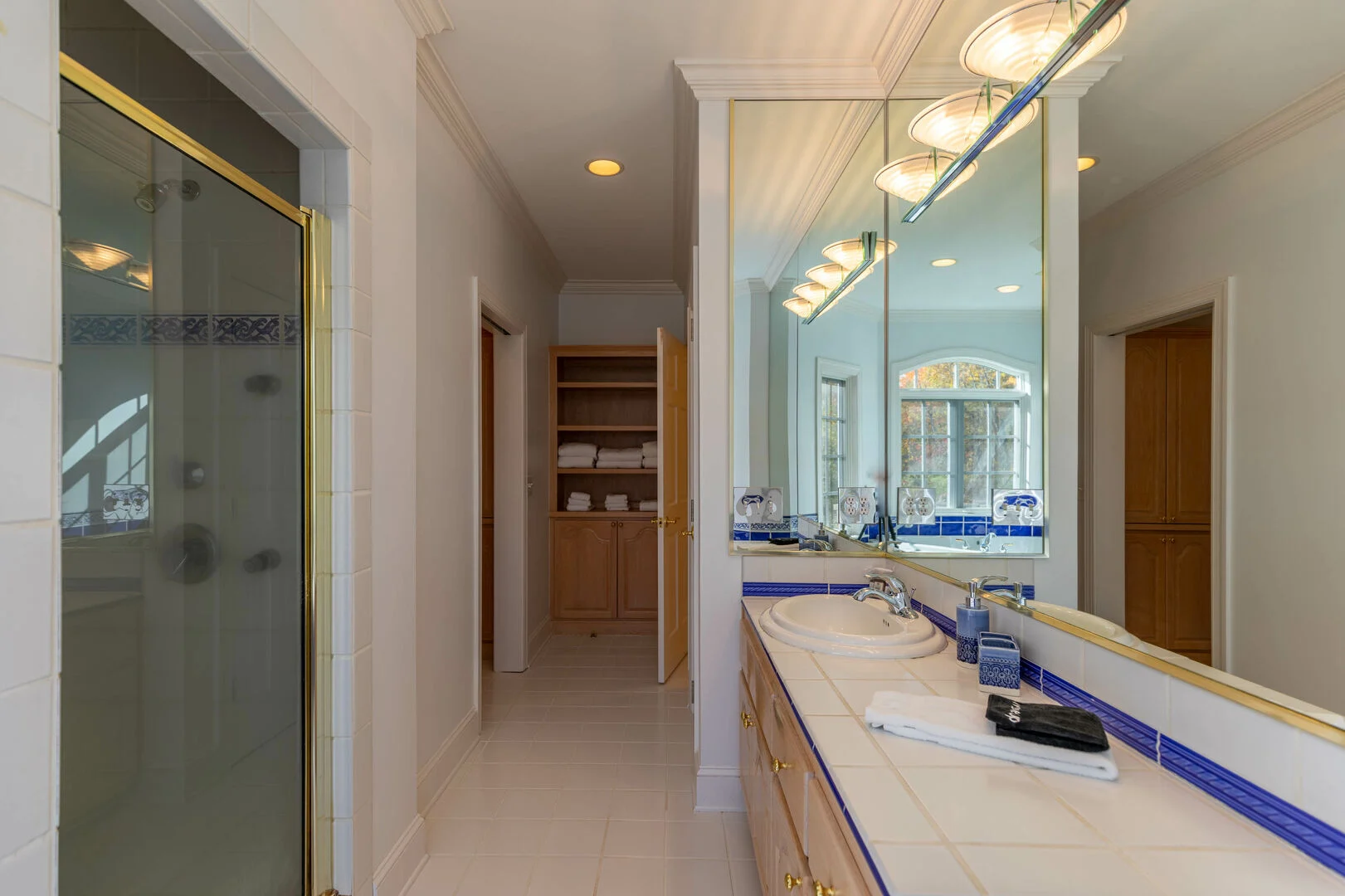 Boone Gem - Image 19