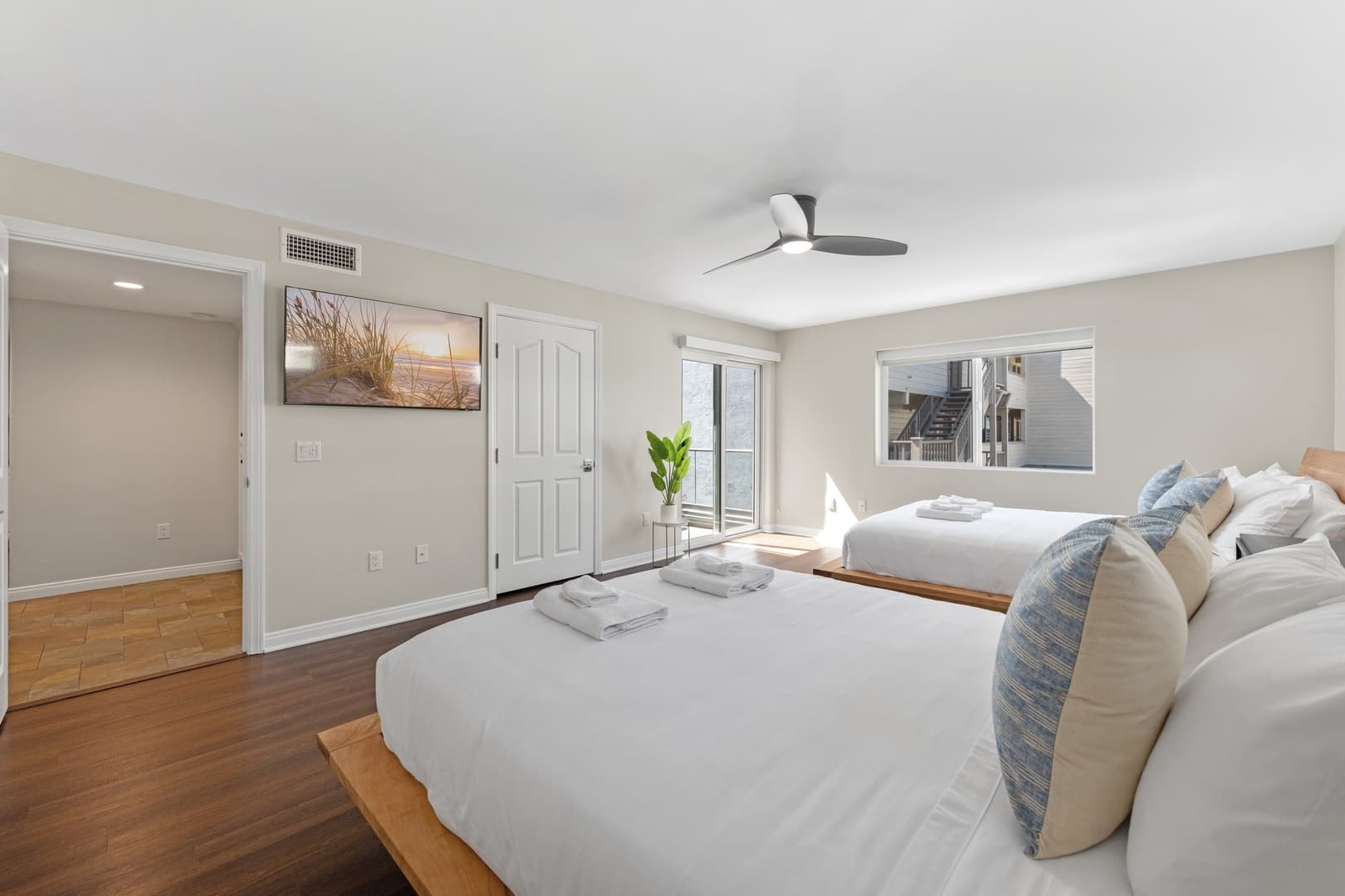 Oceanfront 1 North - Image 35