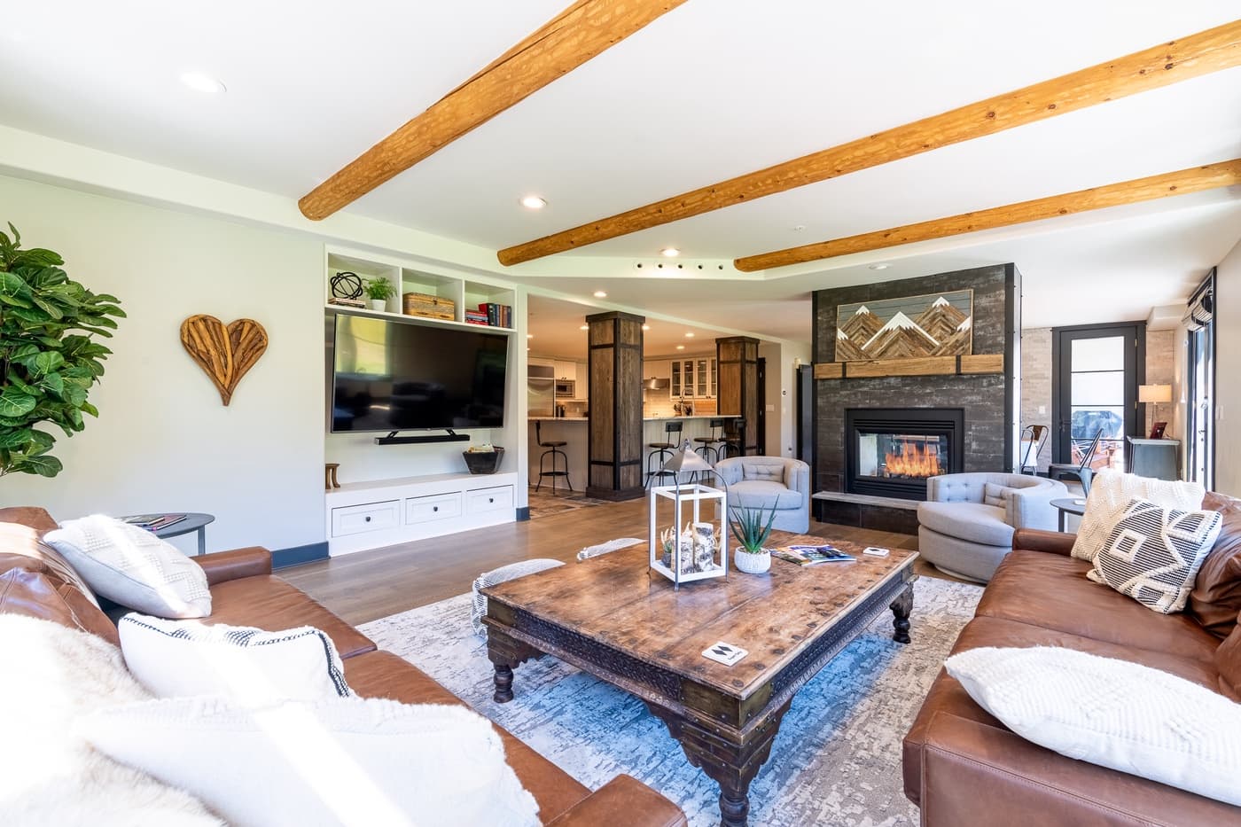 Mountain High at the Plaza - Image 4