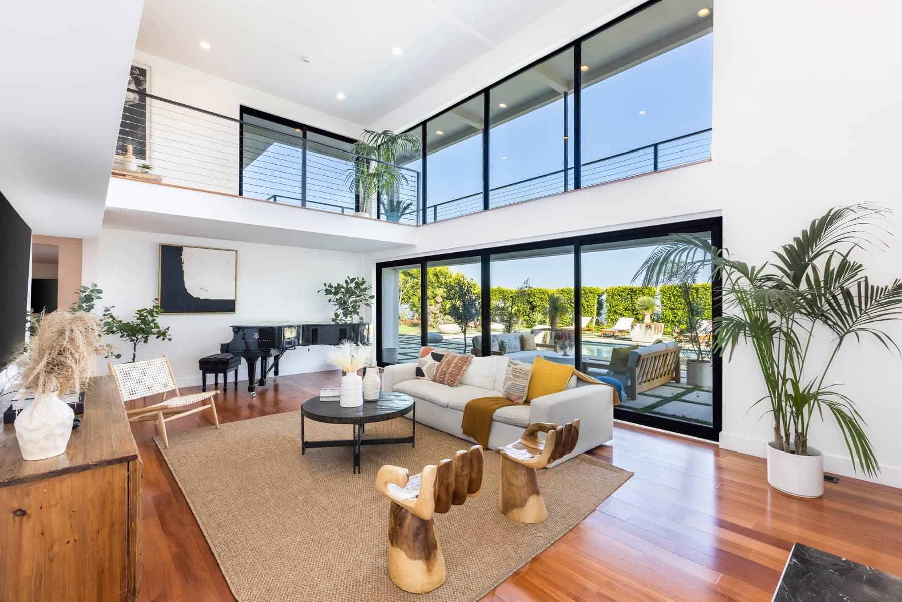 Malibu Sunset Oasis - Image 4