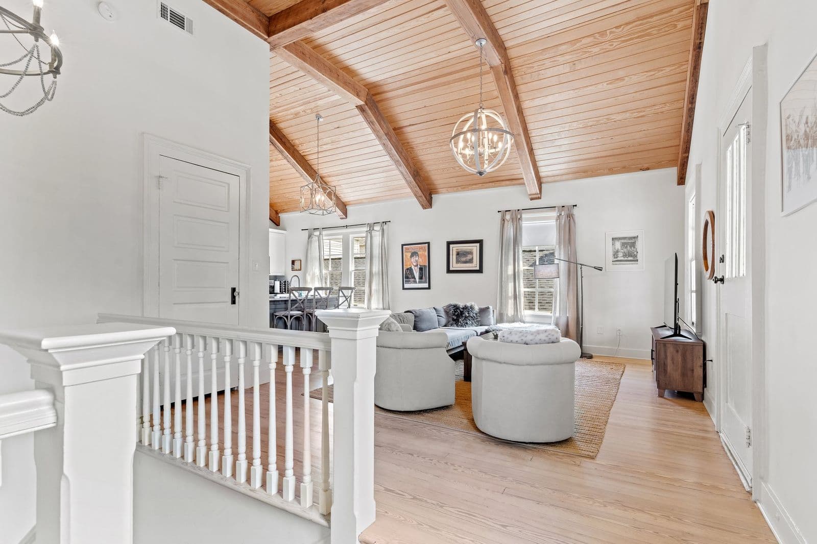 Faire Lounge on Magazine - Image 4