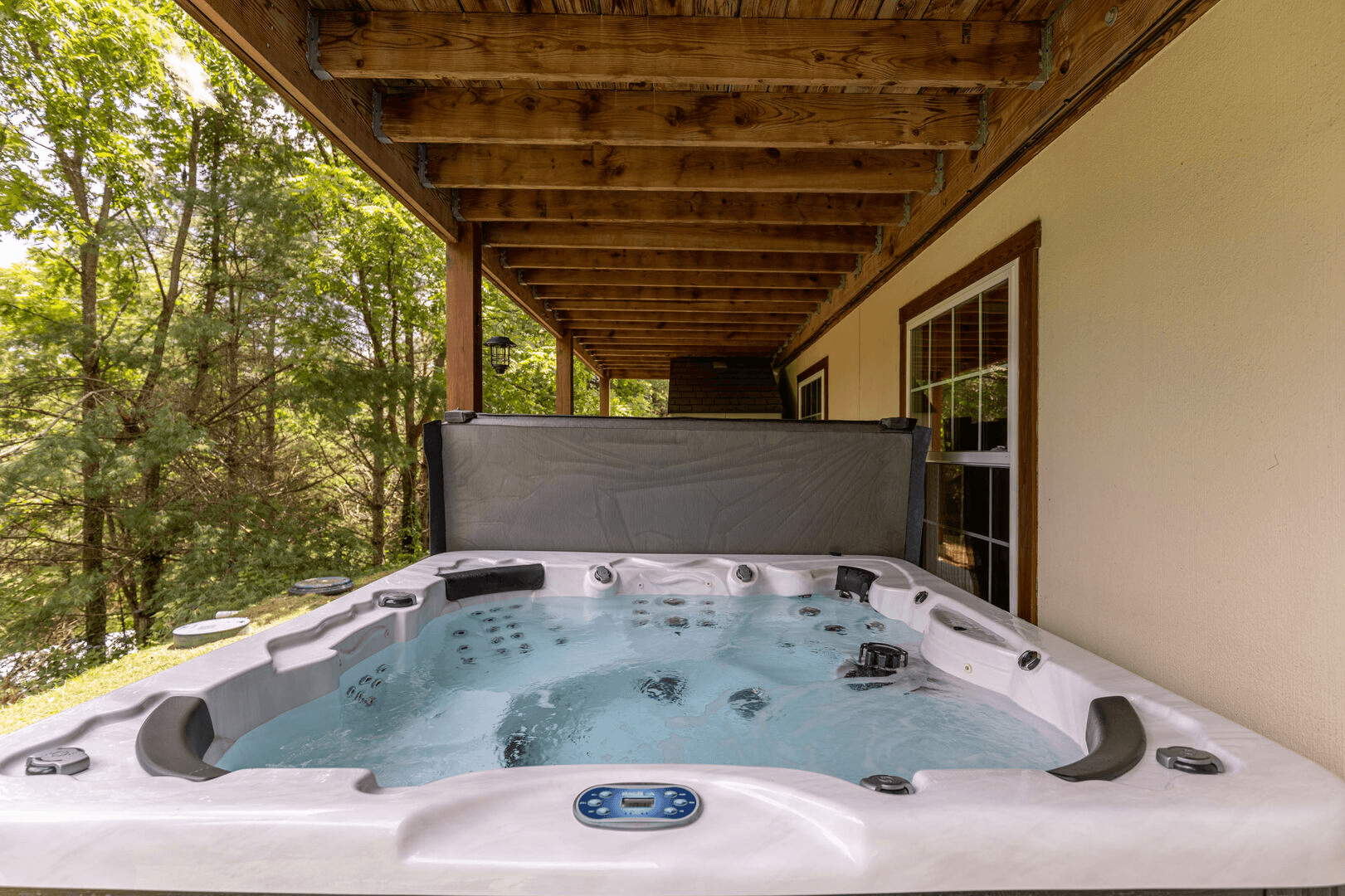 Lazy Bear Inn - Image 4