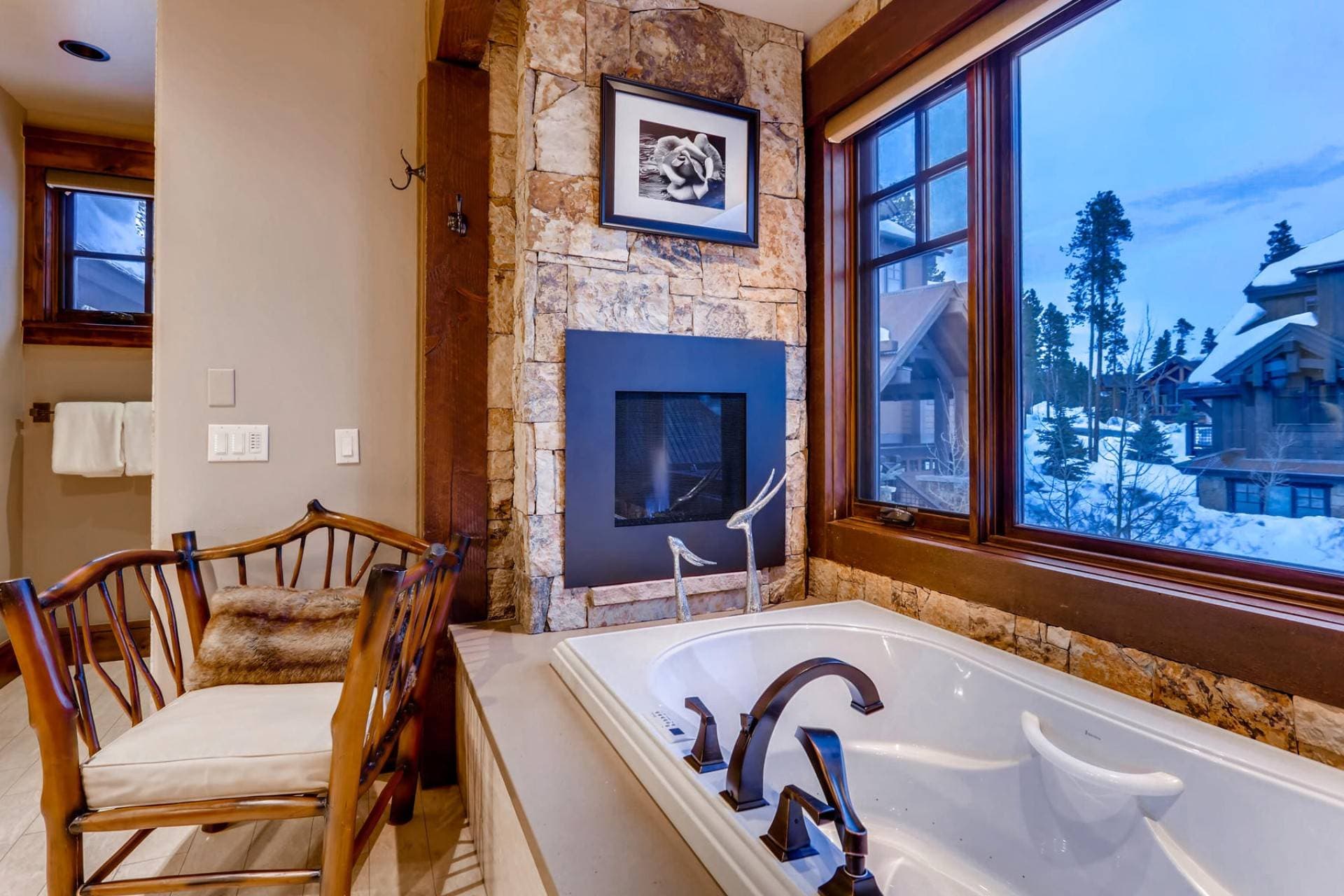 Monarch Place - Image 16