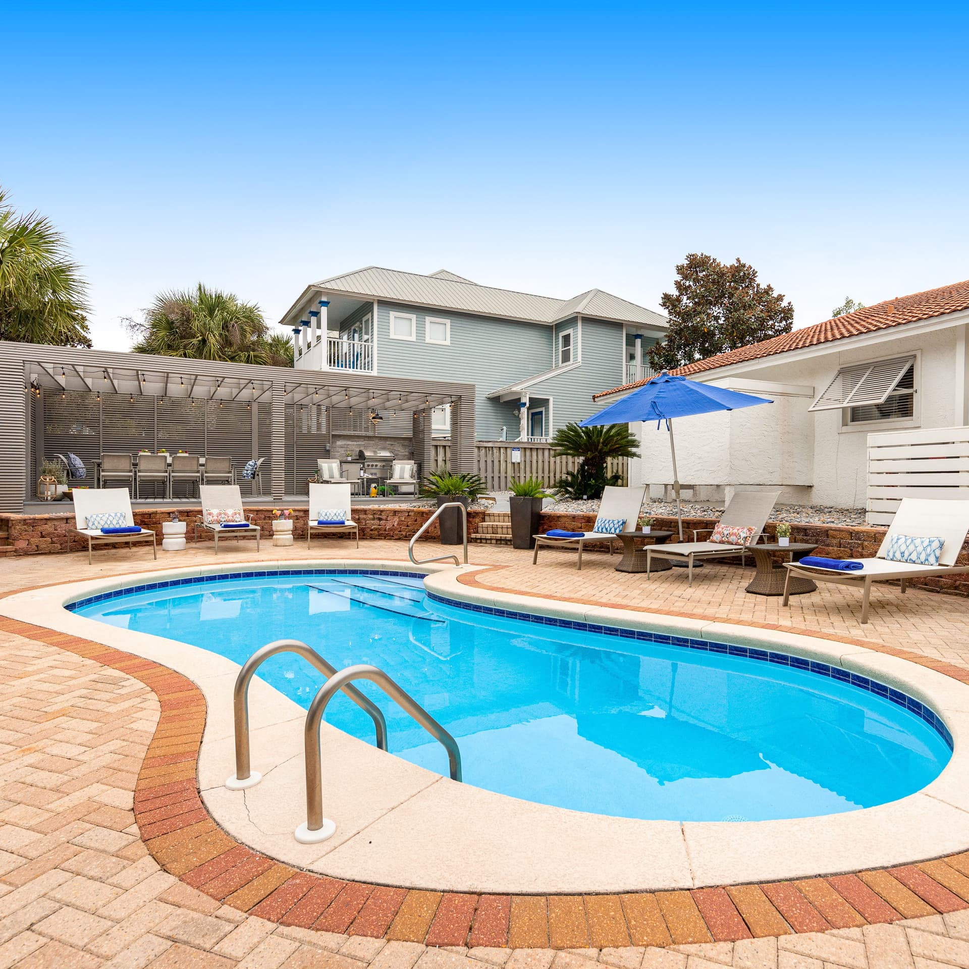 Seaview Hideaway House - Image 1