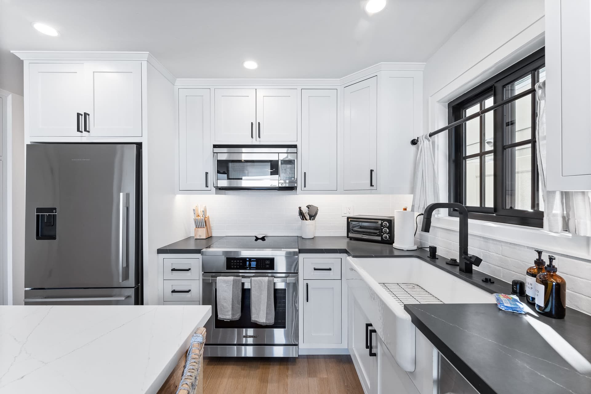 Luxury Oceanfront Right Unit - Image 11