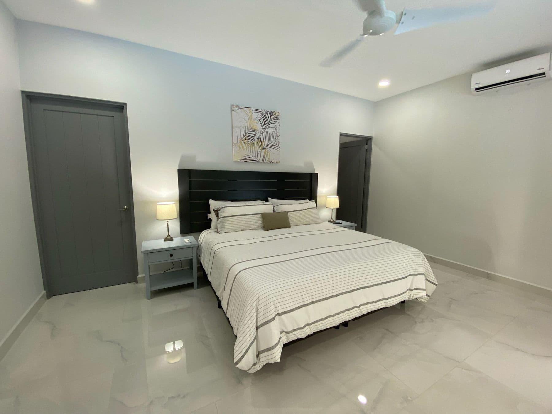 South Family Home - Image 33