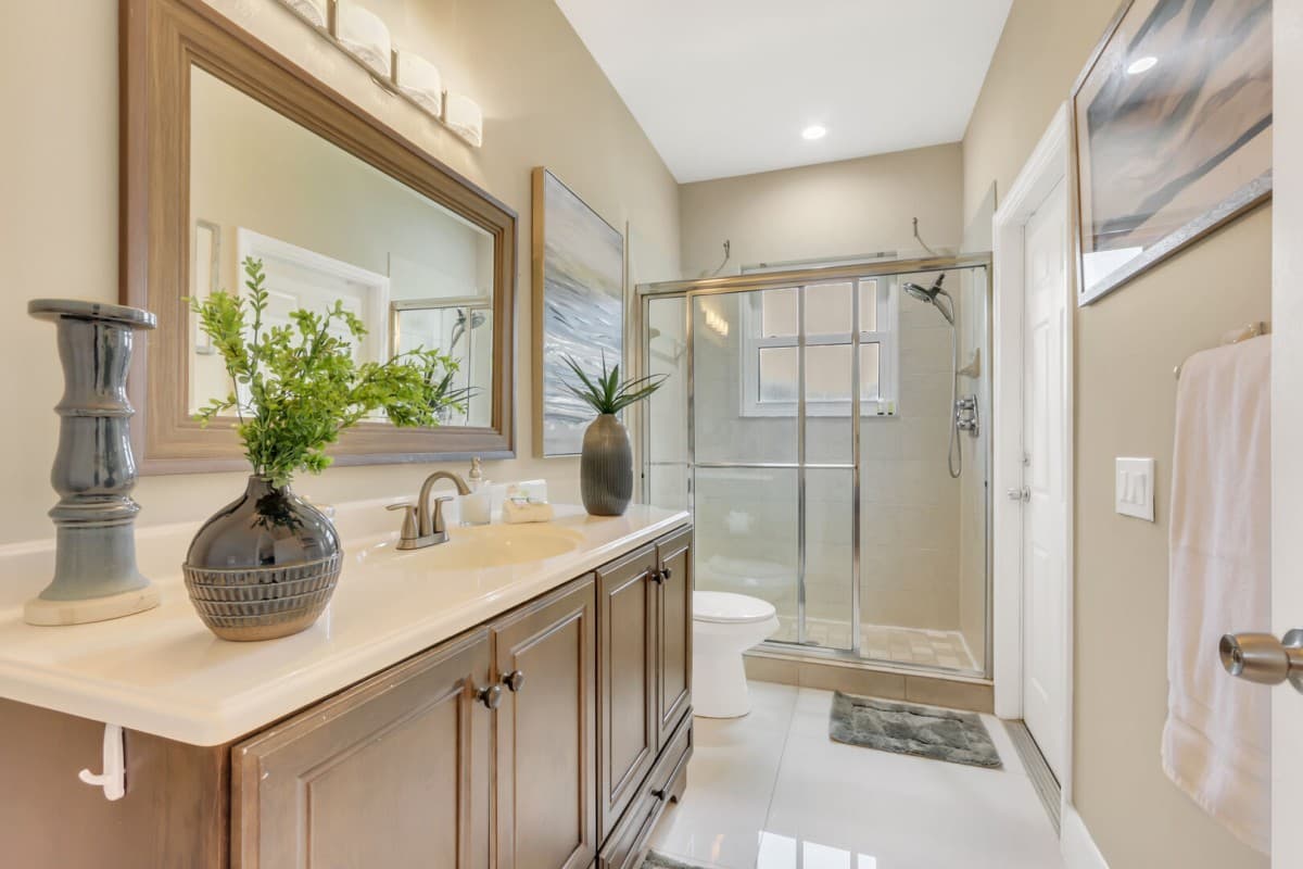 Northwest House - Image 22