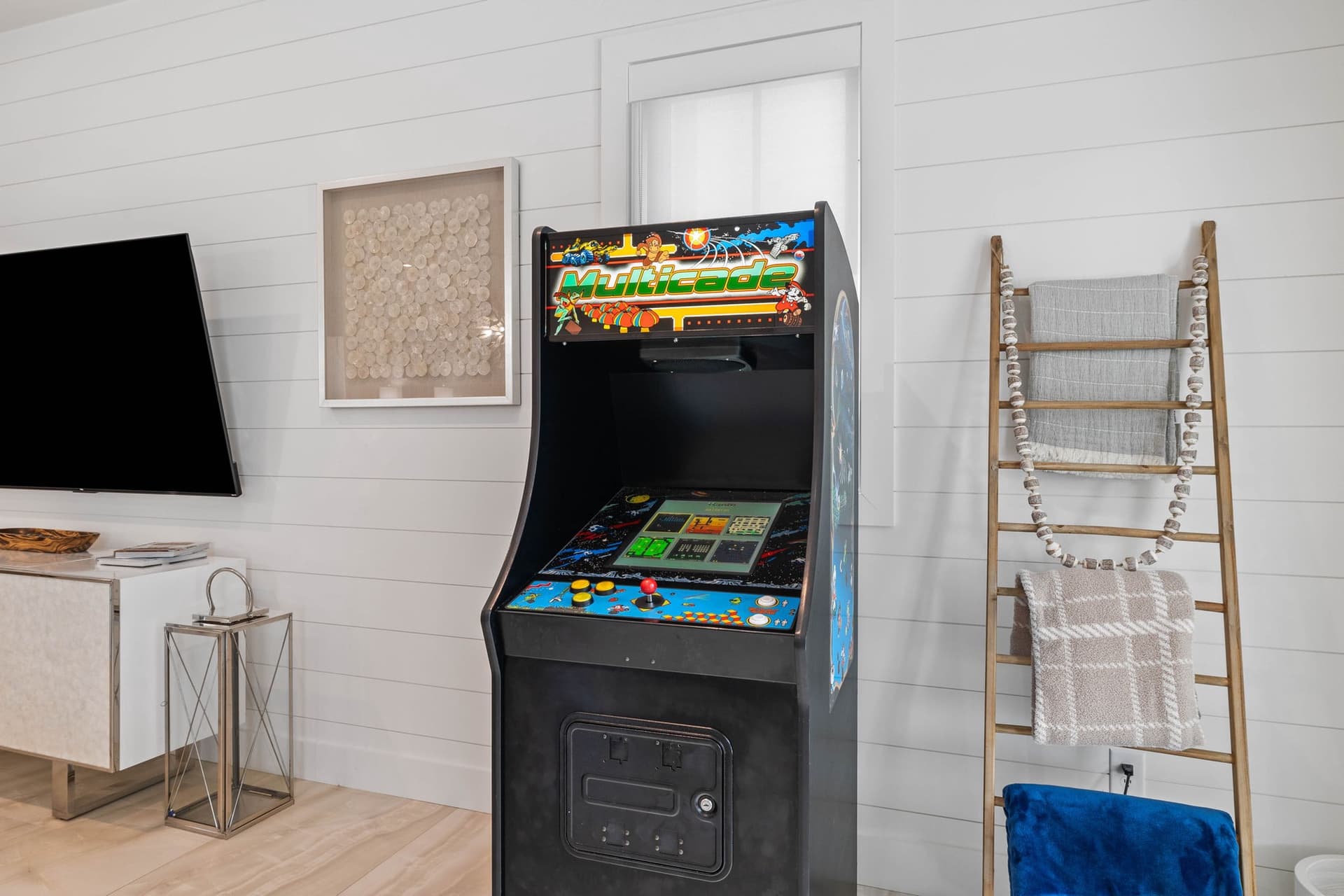 Eyes on Sunrise - Image 26