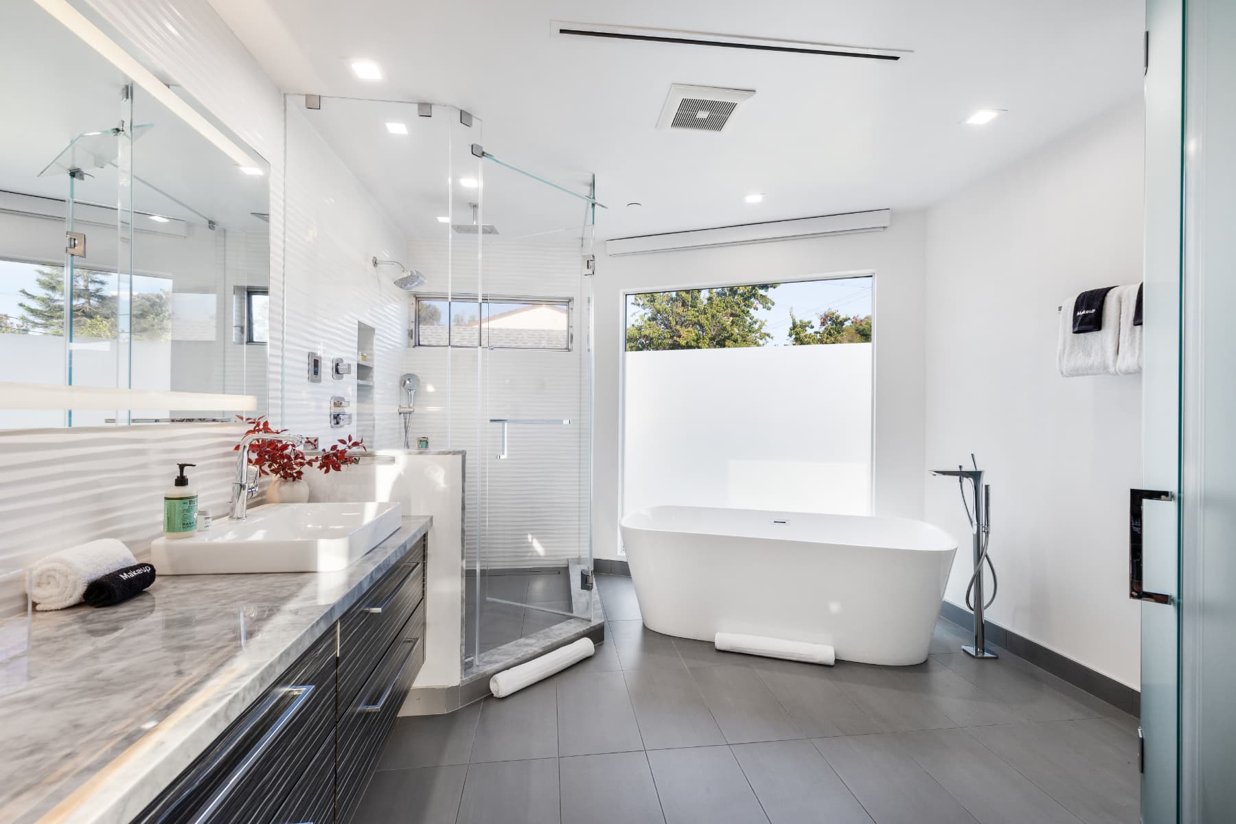 Lindenhurst House - Image 22