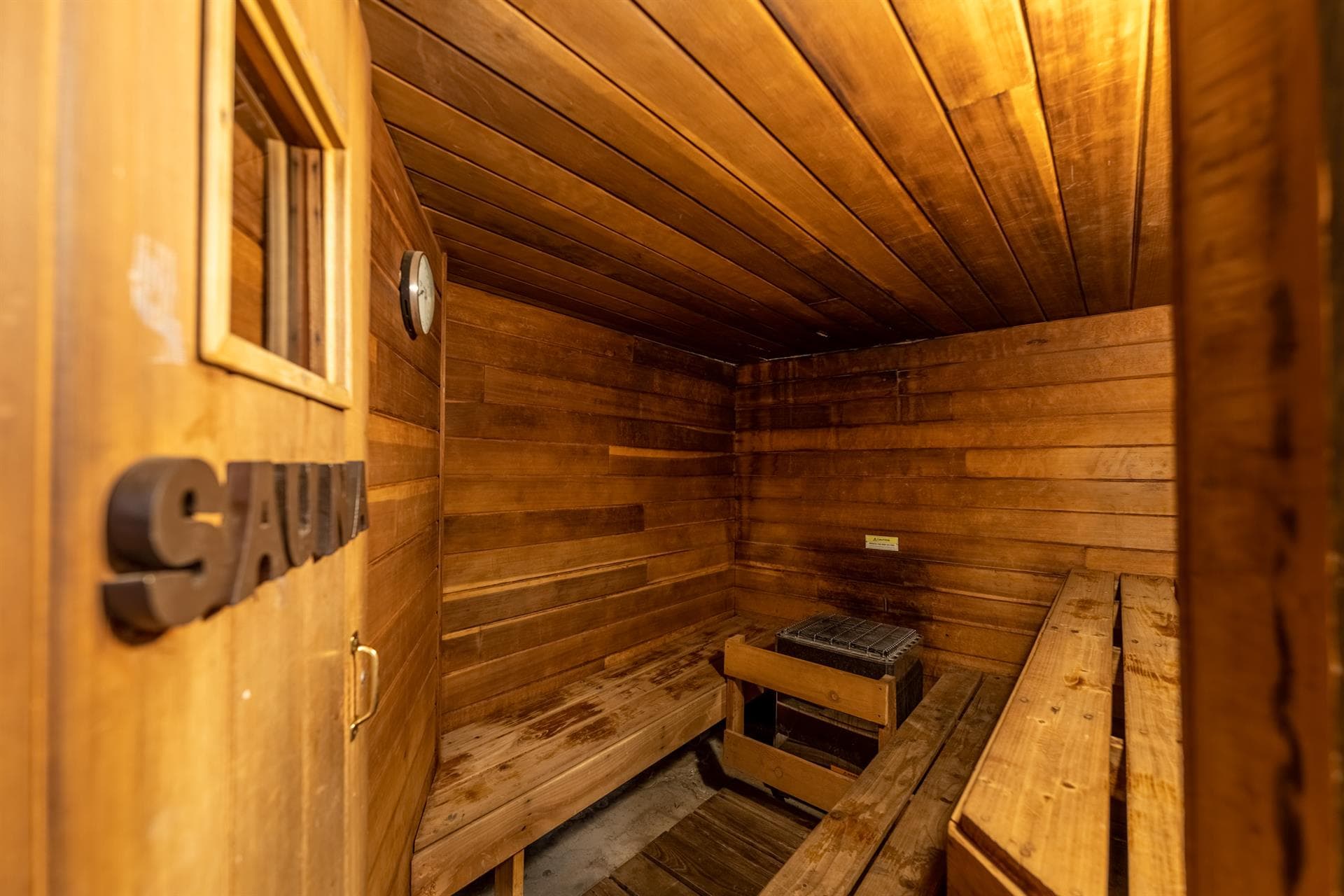 Cedar Cabin - Image 4