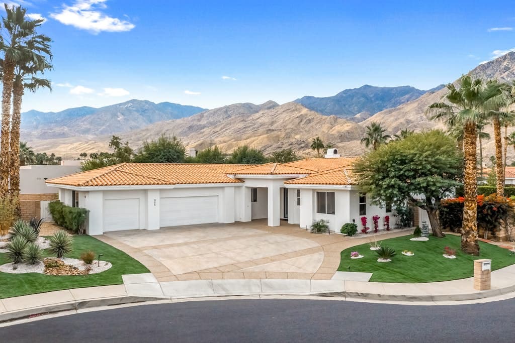 Palm Springs Villa - Image 1