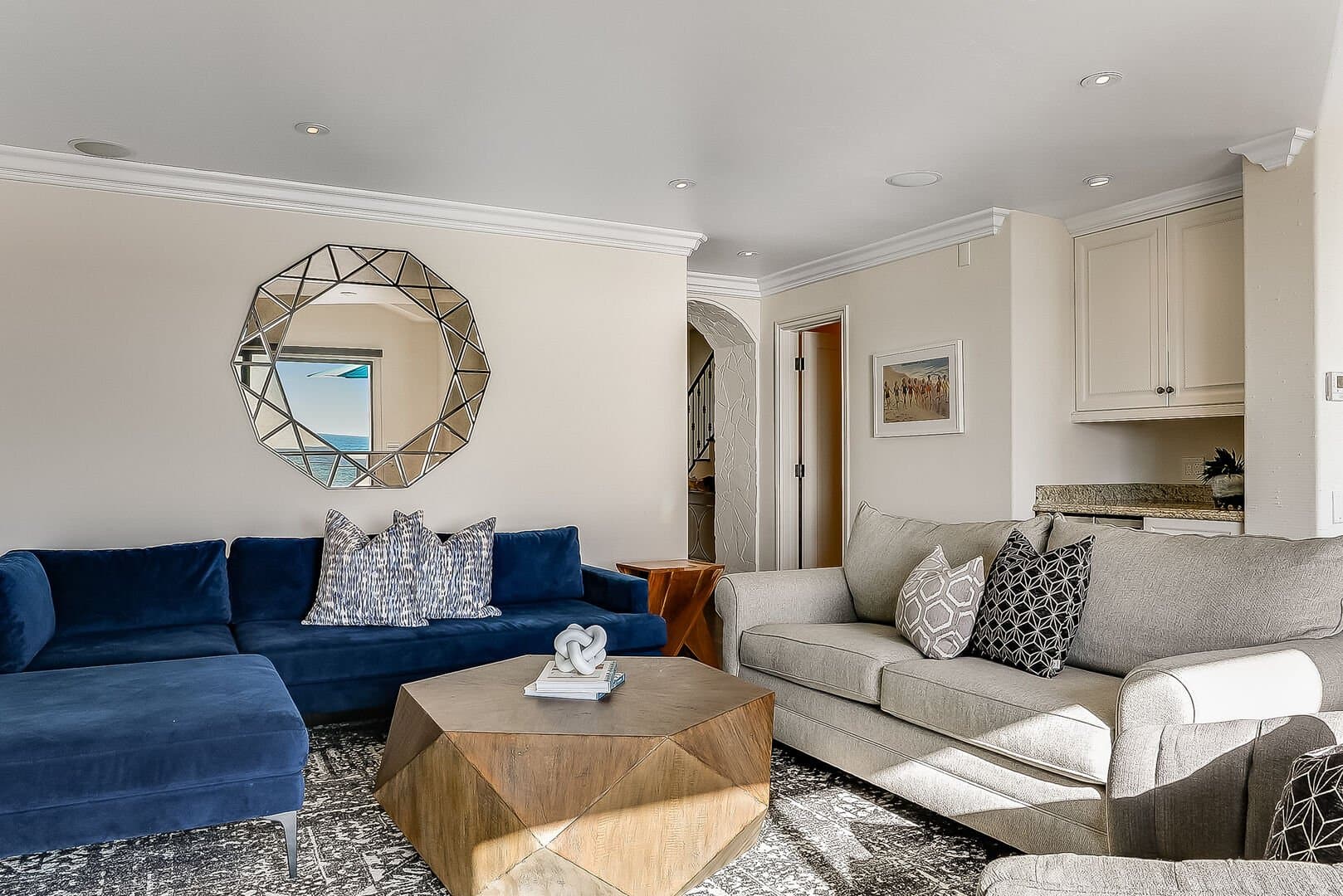 Dolphin Bluff - Image 4