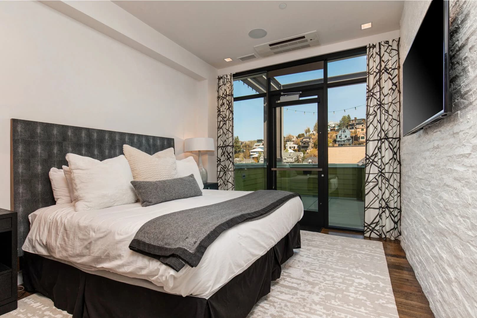 Parkite Penthouse - Image 40