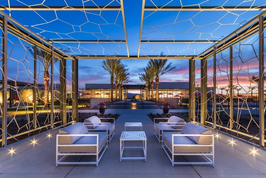 Majestic Mountain View - Image 36