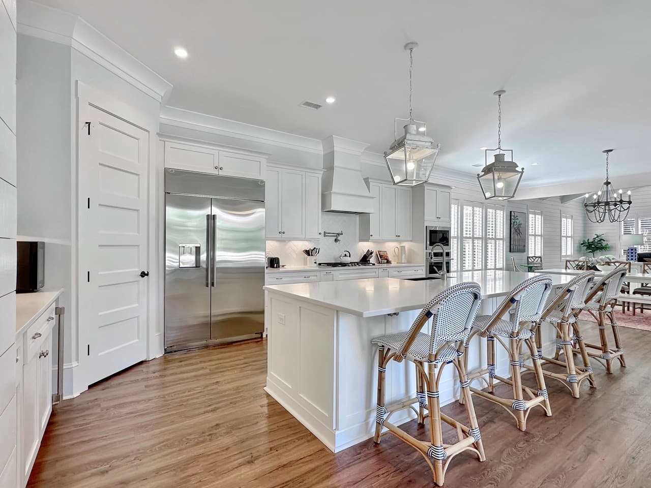 Modern Isle - Image 2