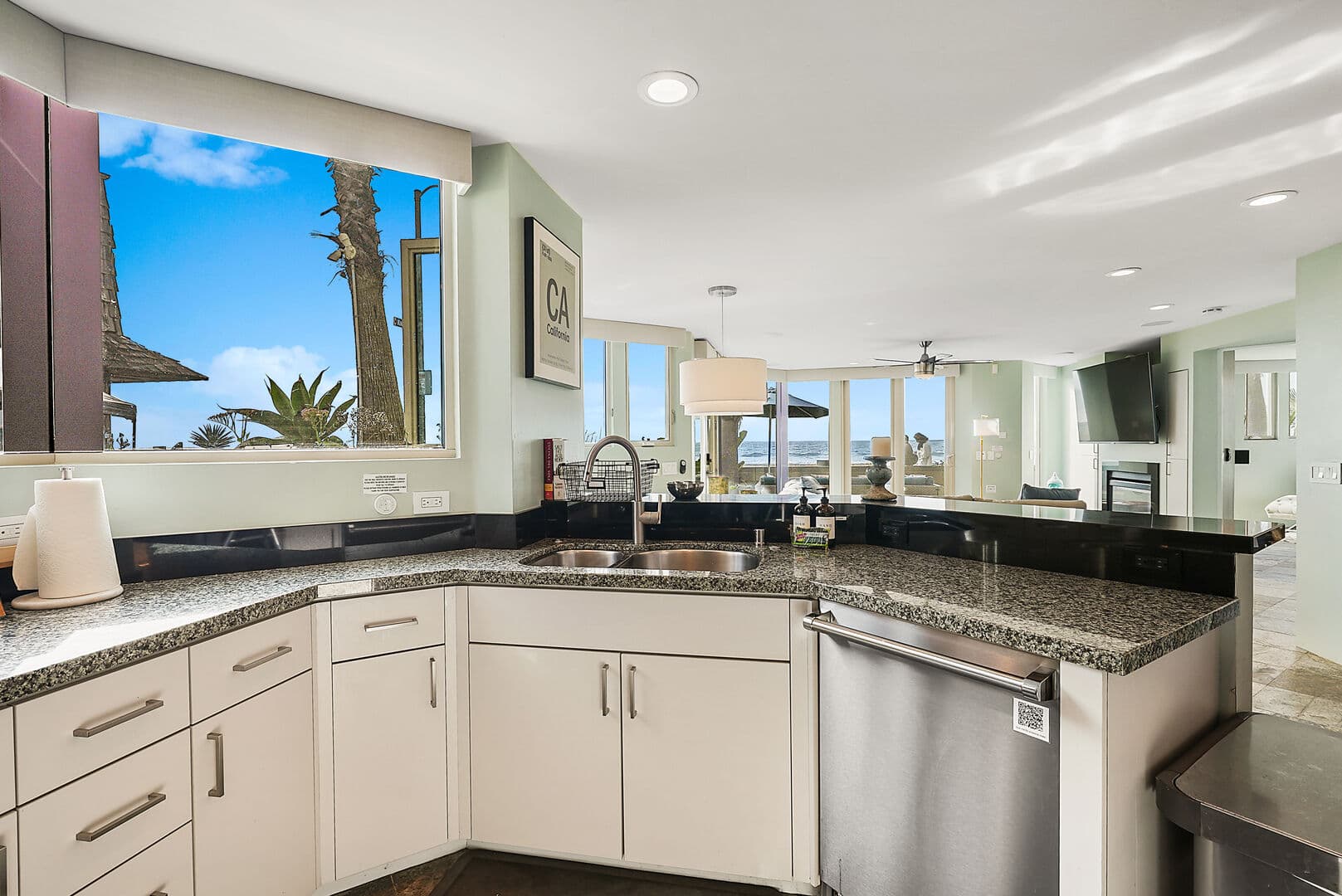 Oceanfront Haven - Image 9