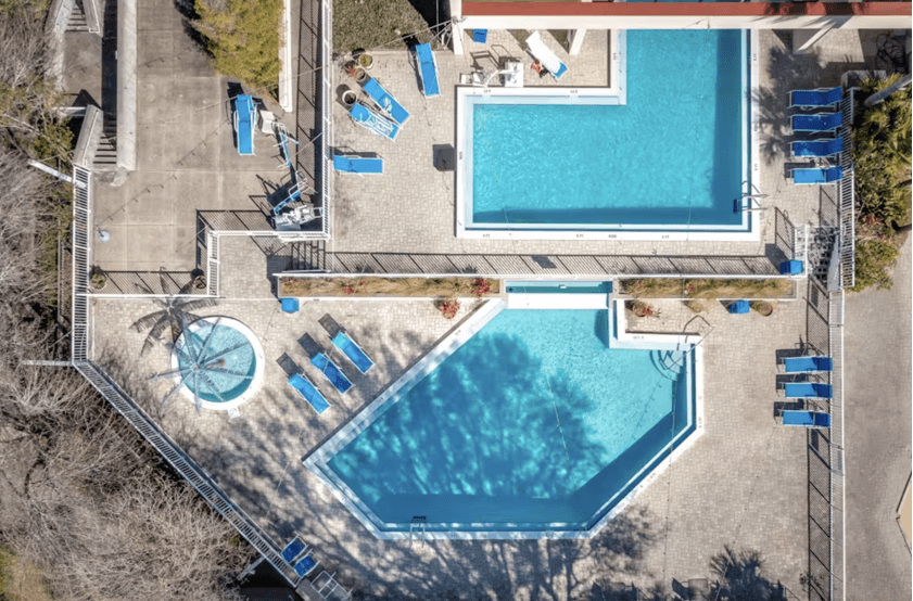 Hook’s Villa - Image 47