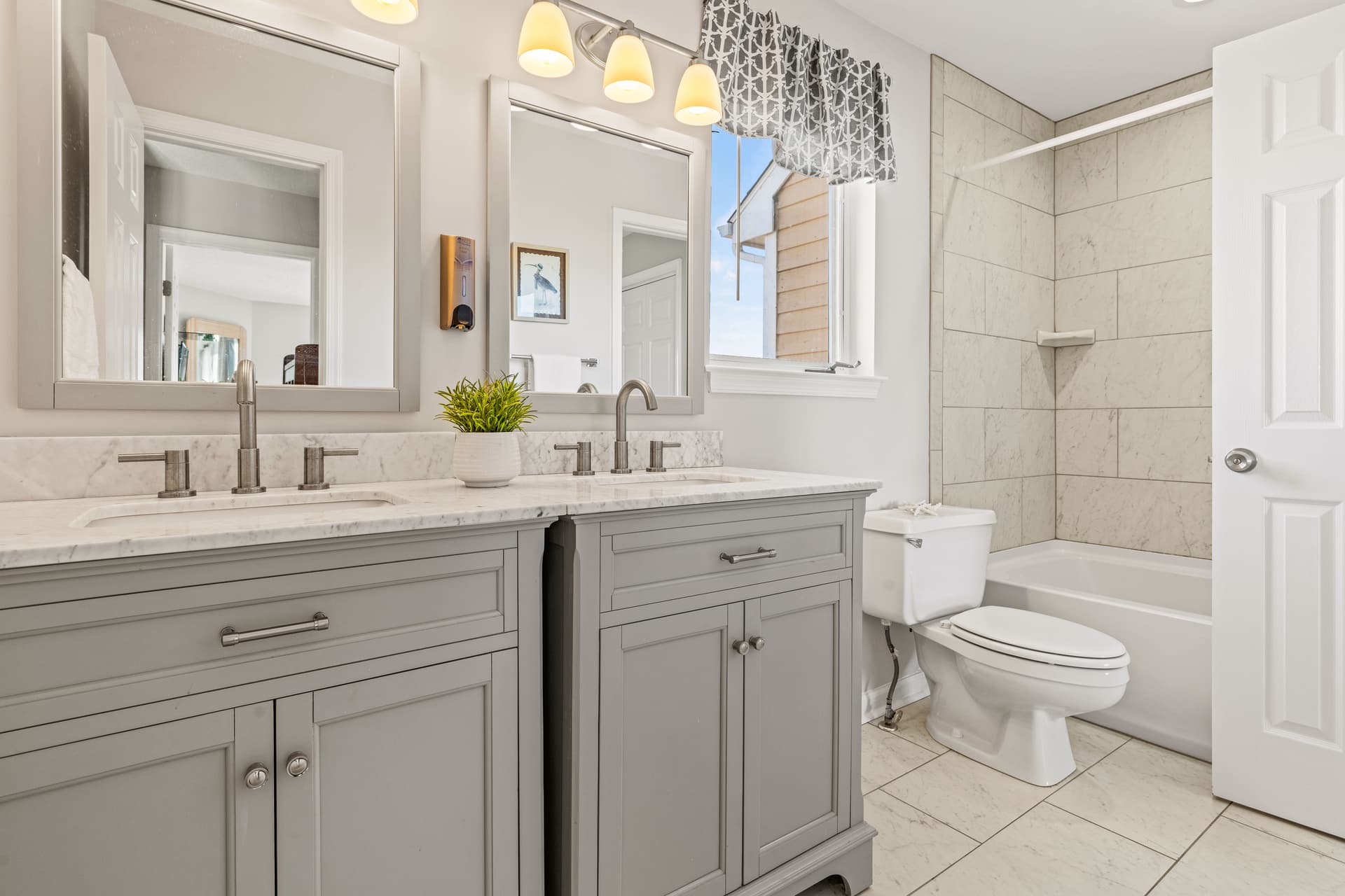 Sun of a Beach Home - Image 21