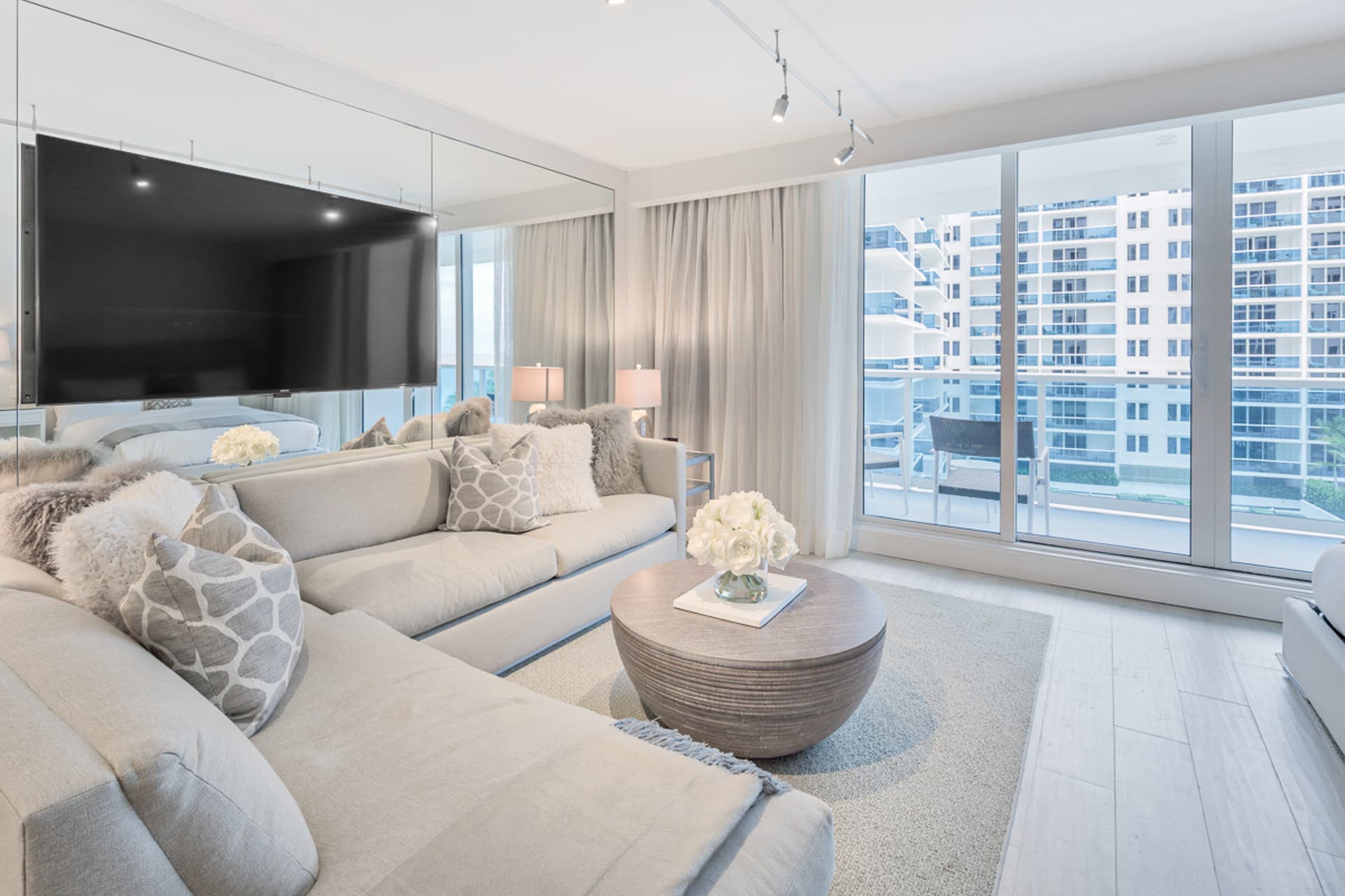 Roney Palace Retreat - Image 2