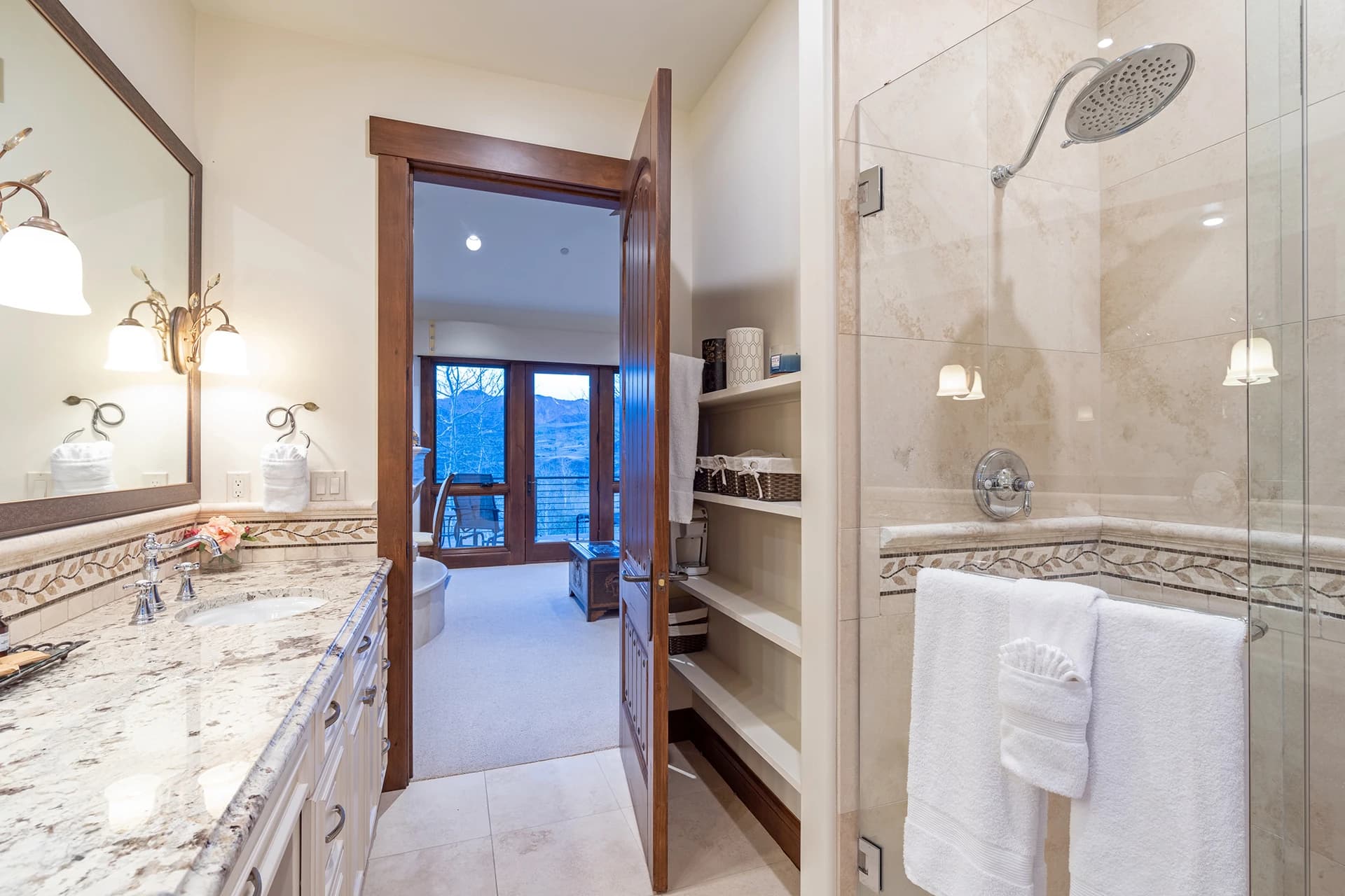 San Sophia Manor - Image 25