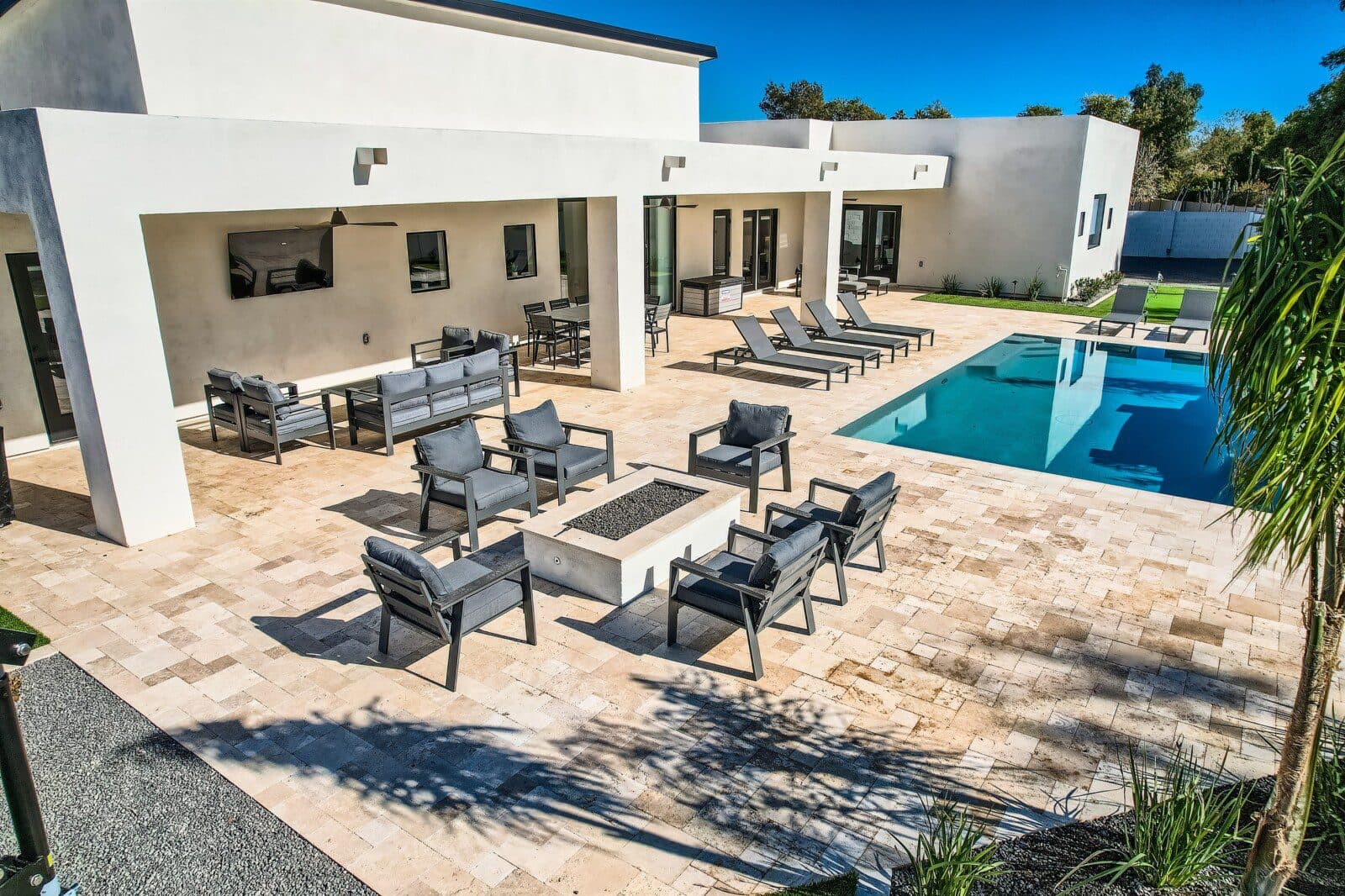 Palm Silhouette Villa - Image 27