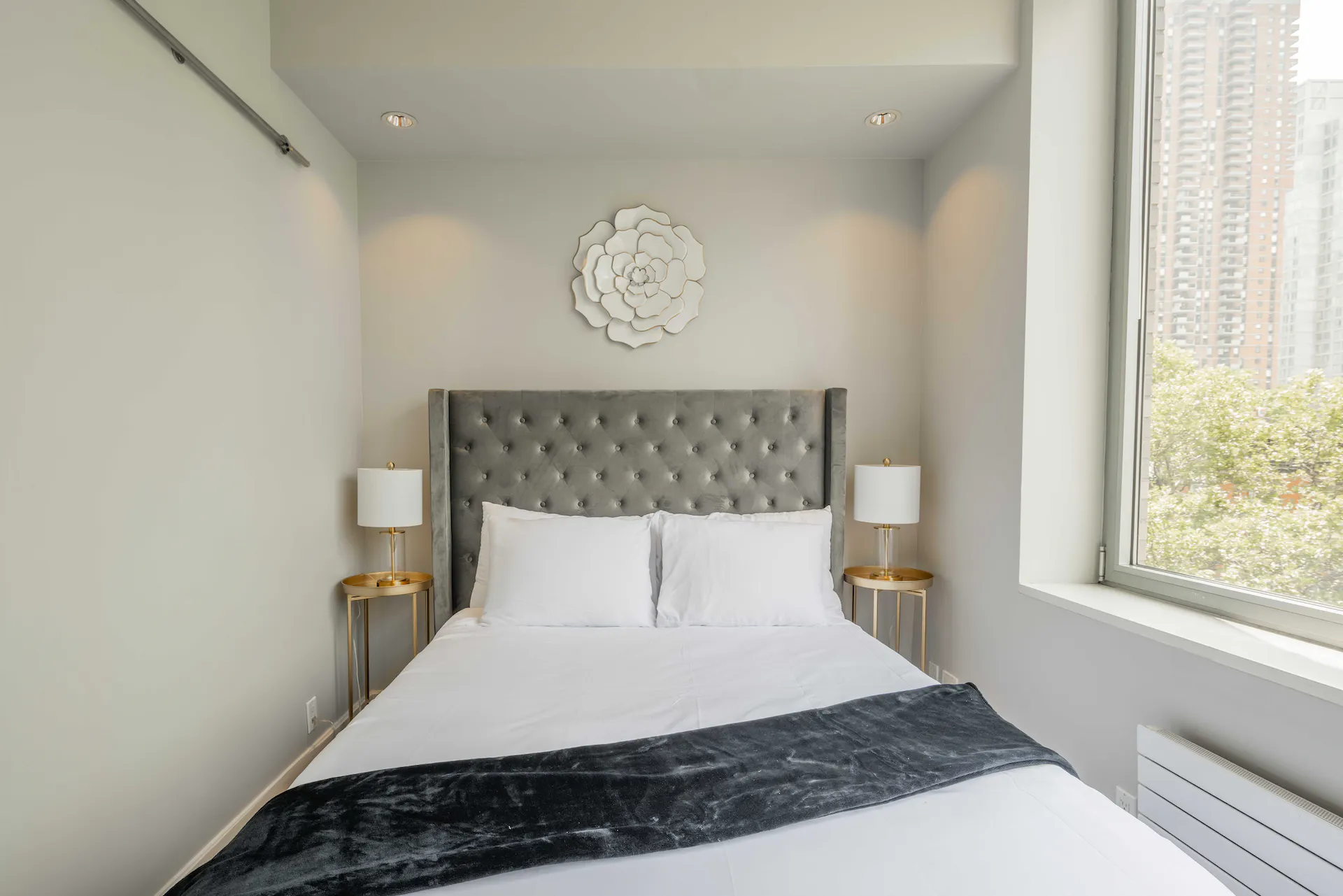 Gotham House III - Image 7