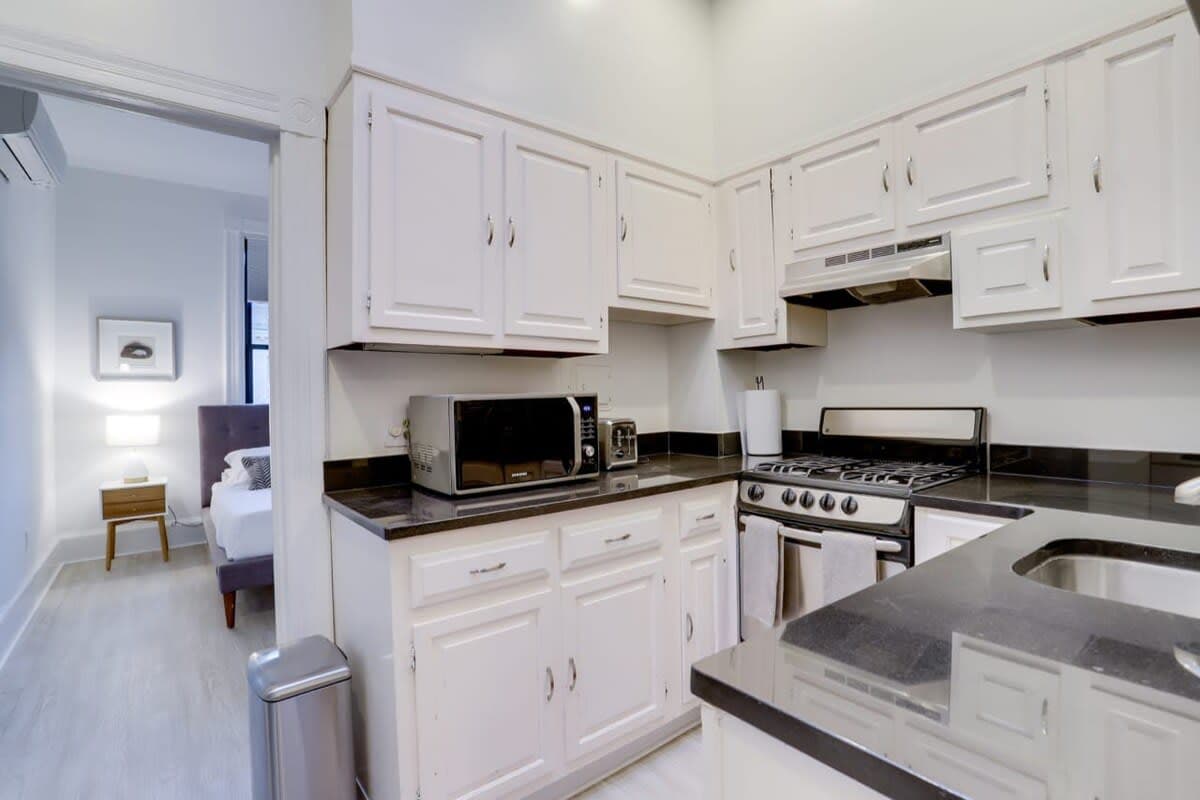 Vantage Residence - Image 10