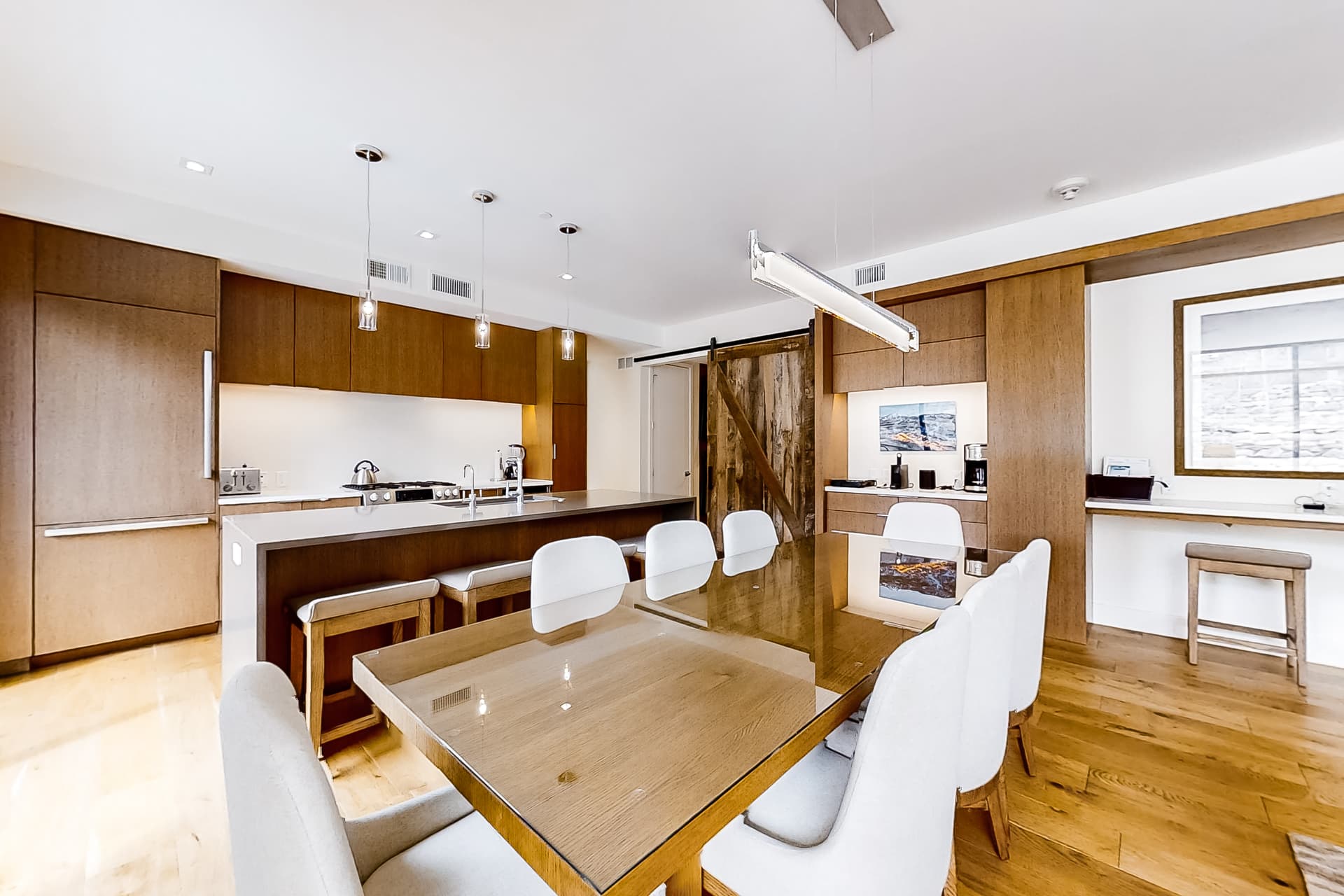 Lift 503 Home - Image 4