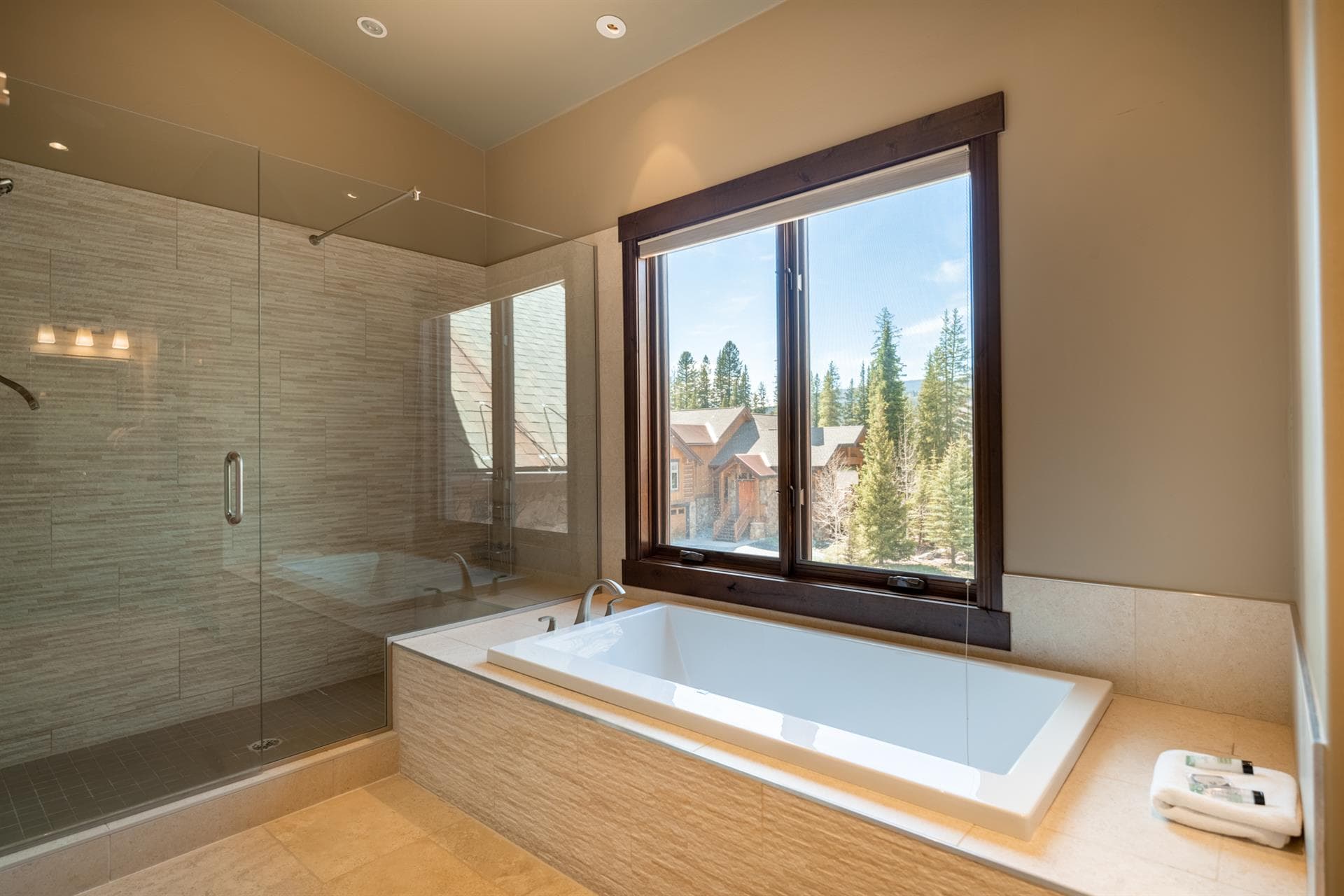 Independence House - Image 27