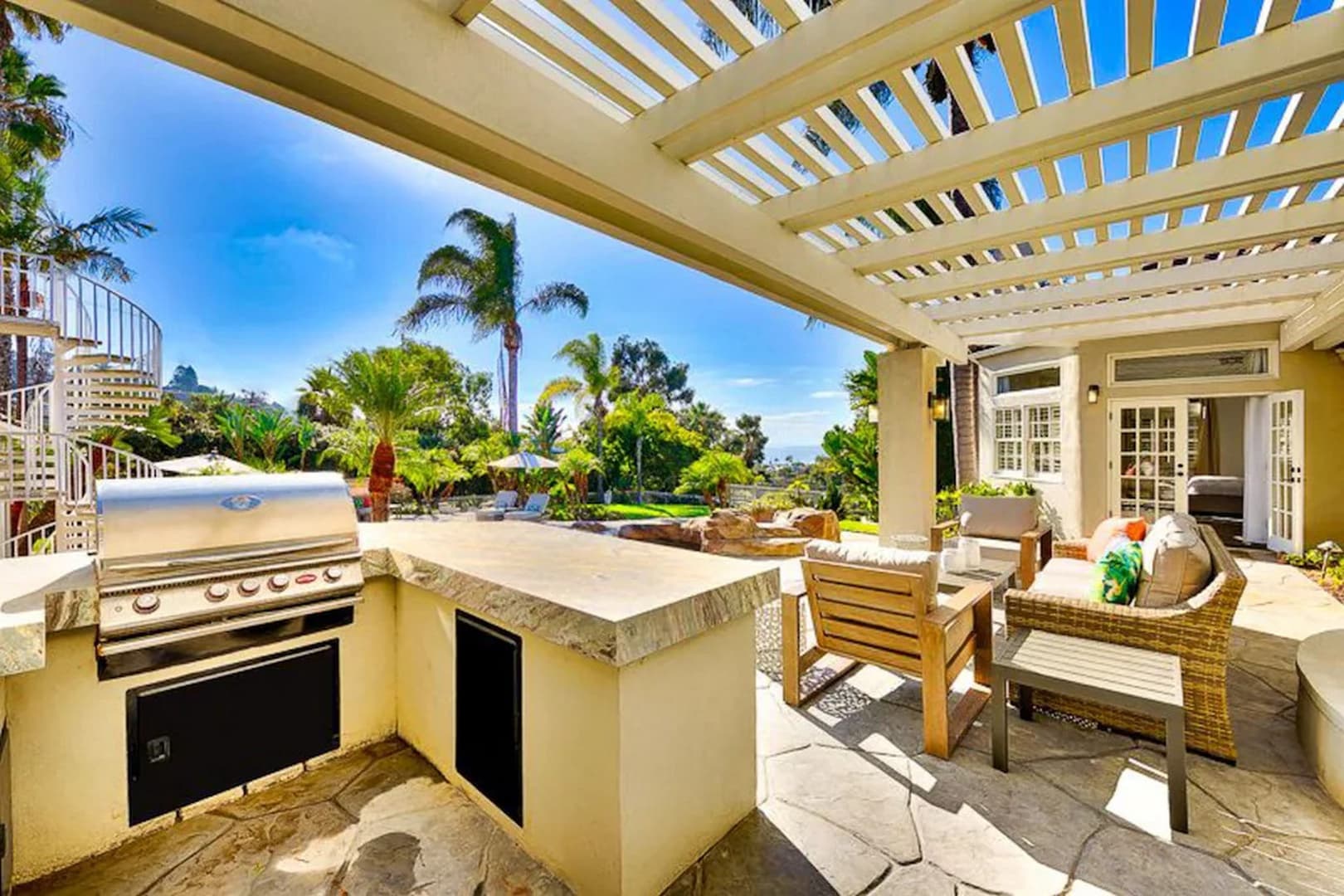 La Jolla Lifestyle - Image 33