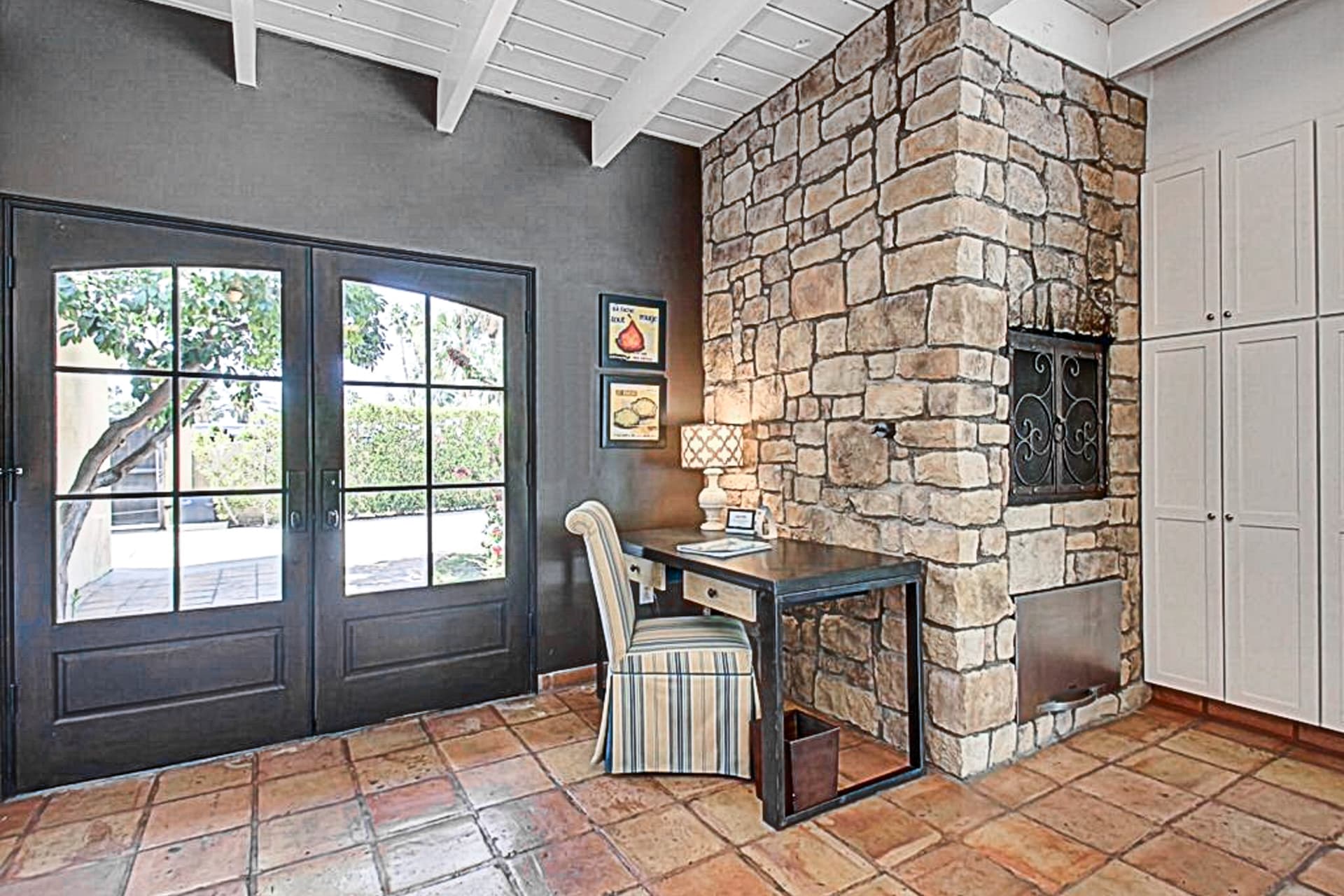 Club 1070 Home - Image 23