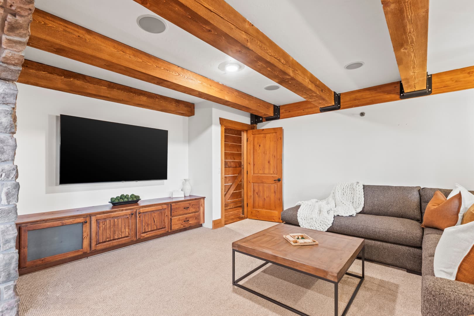 Unforgotten Utopia - Image 9